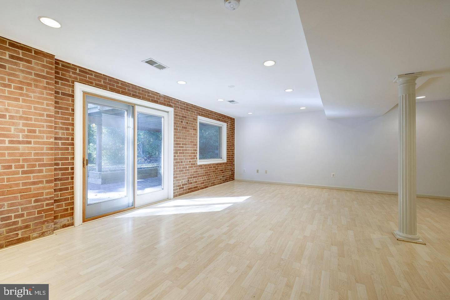 Real estate listing preview #25