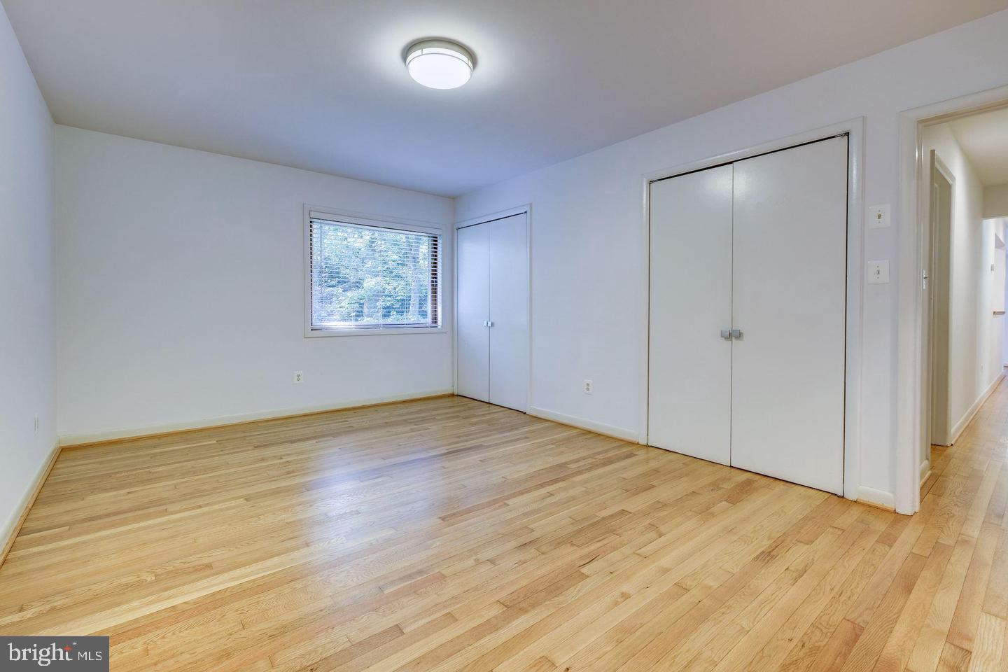 Real estate listing preview #12