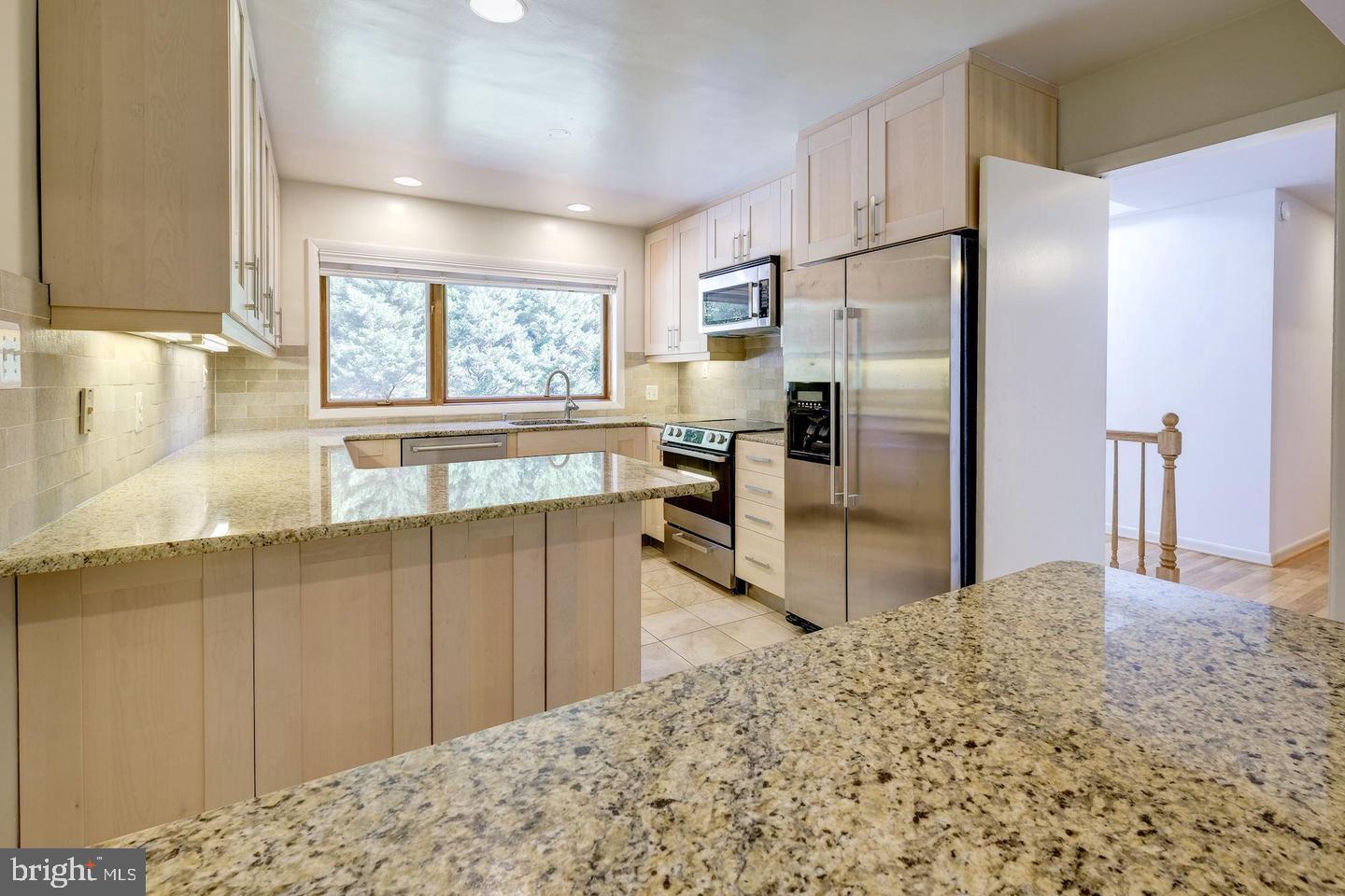 Real estate listing preview #8