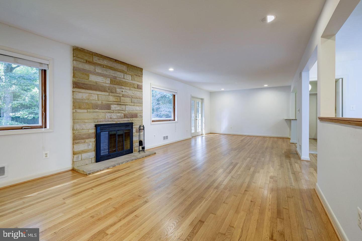 Real estate listing preview #4