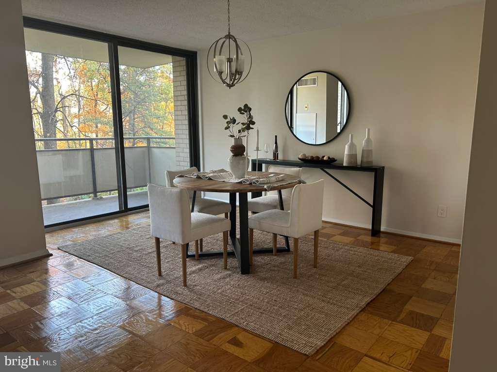 Real estate listing preview #8