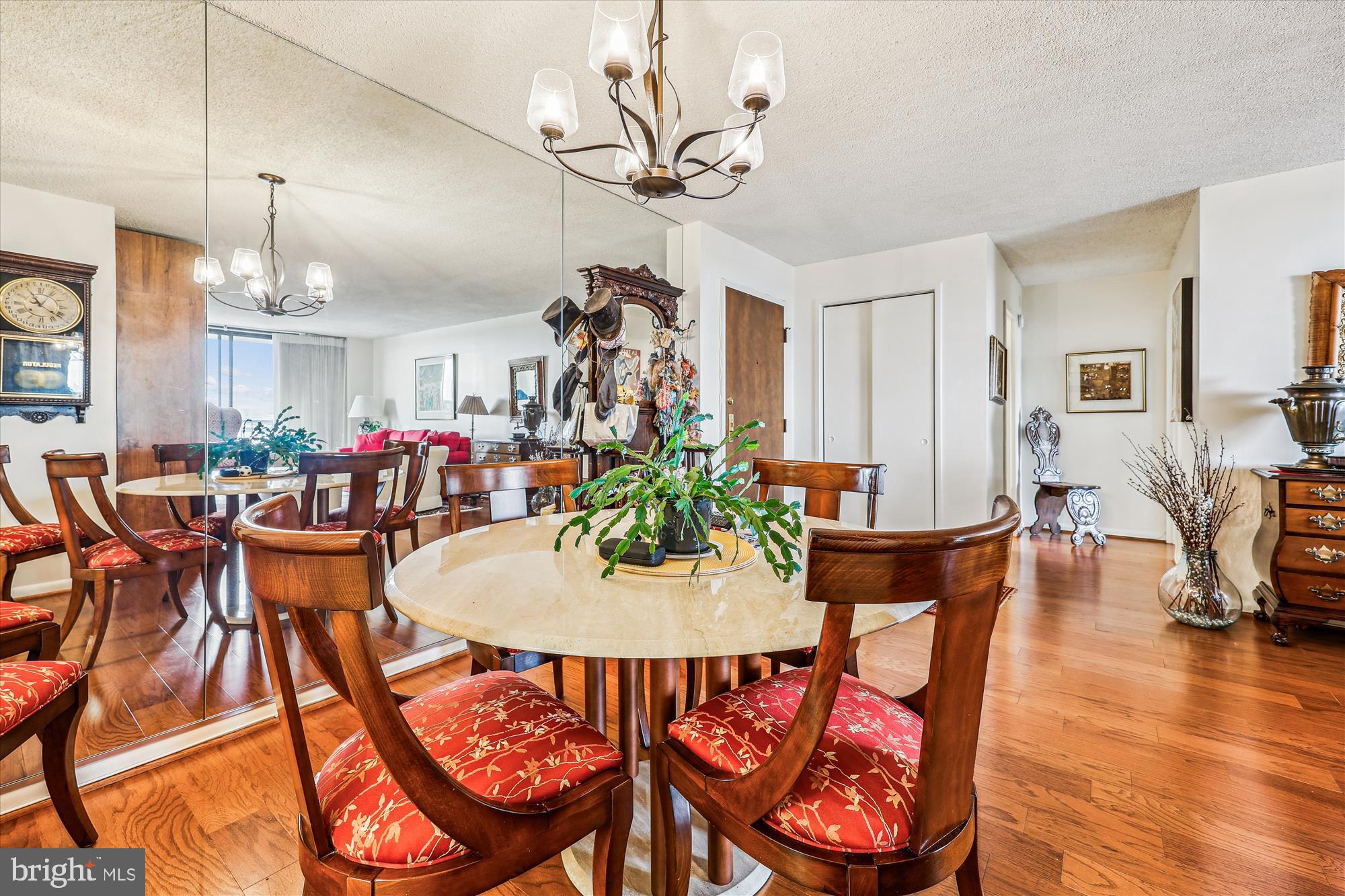 Real estate listing preview #6