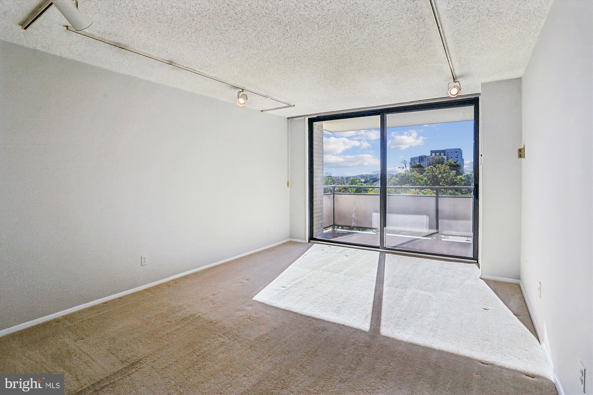 Real estate listing preview #10