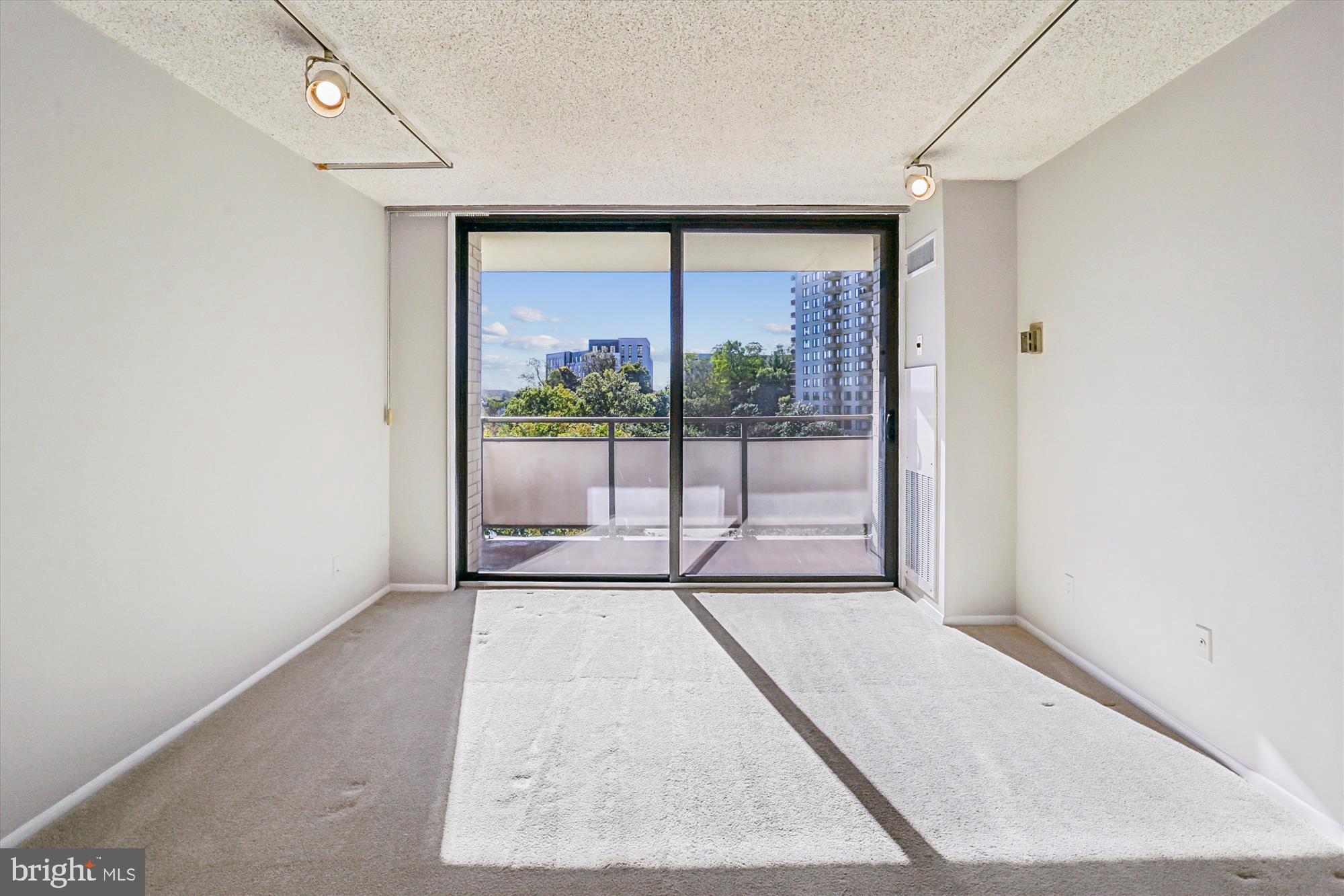 Real estate listing preview #11