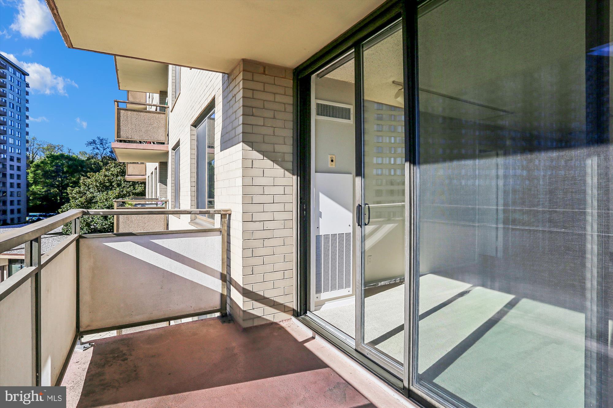 Real estate listing preview #12