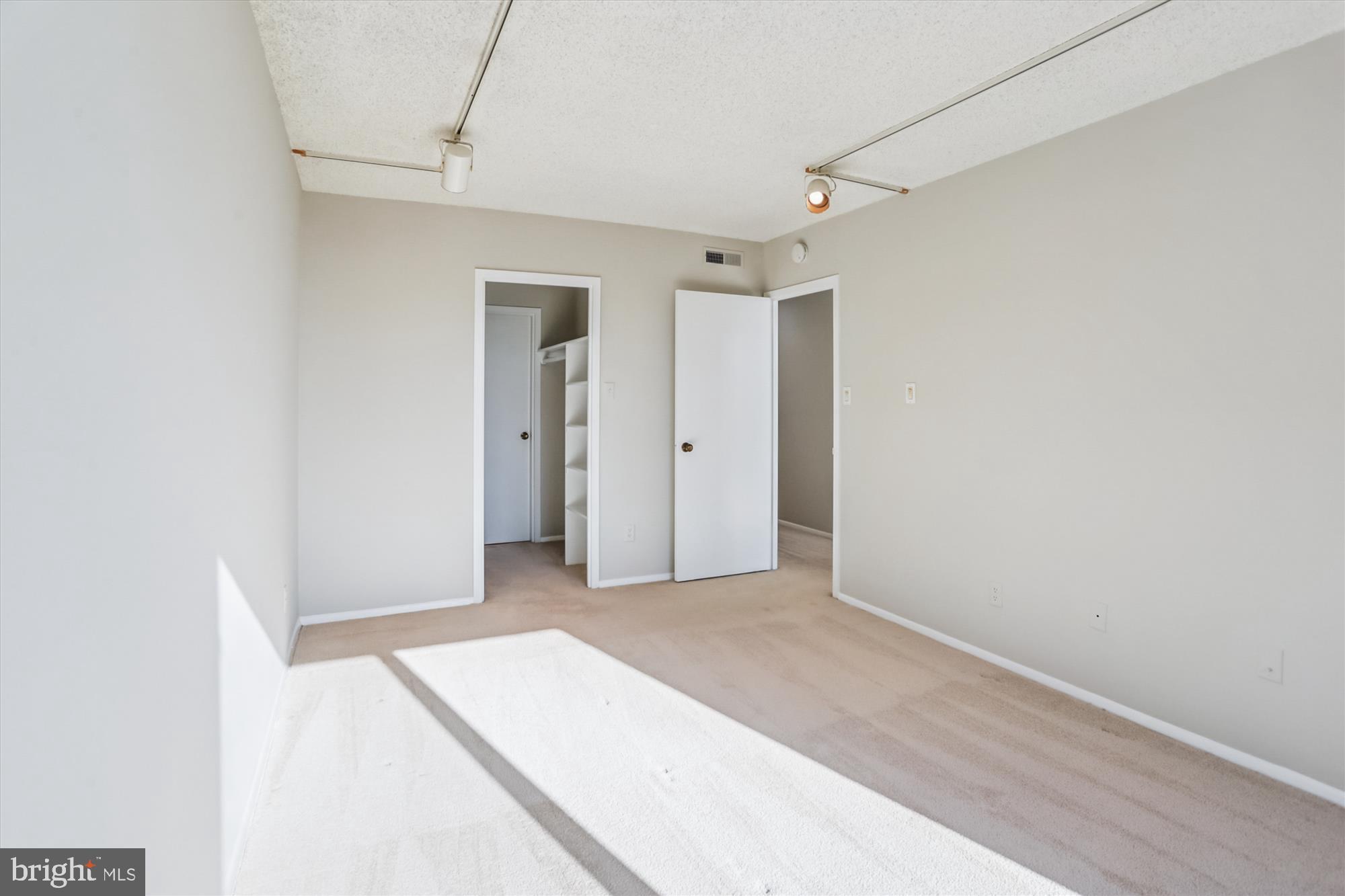 Real estate listing preview #18