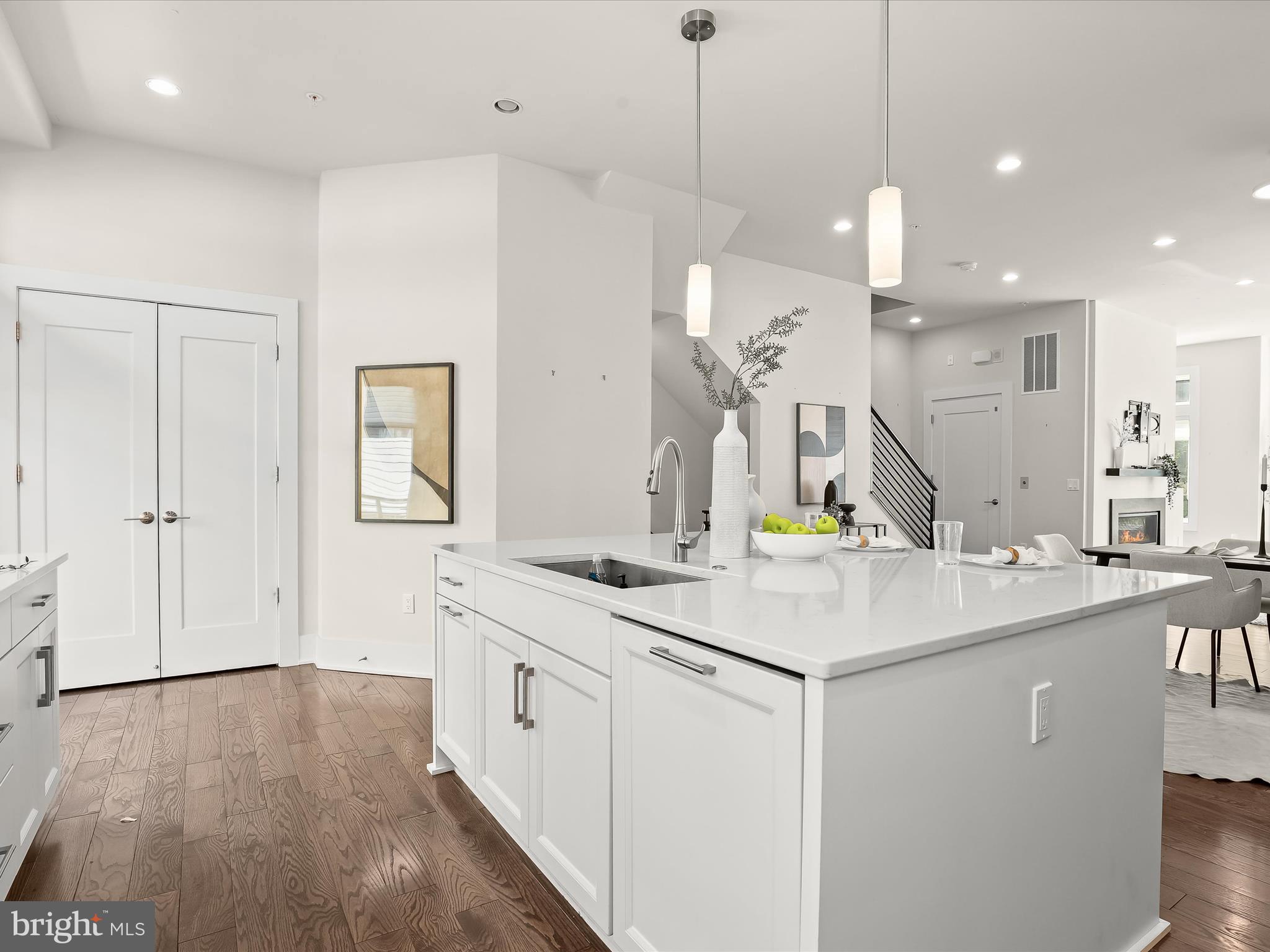 Real estate listing preview #15