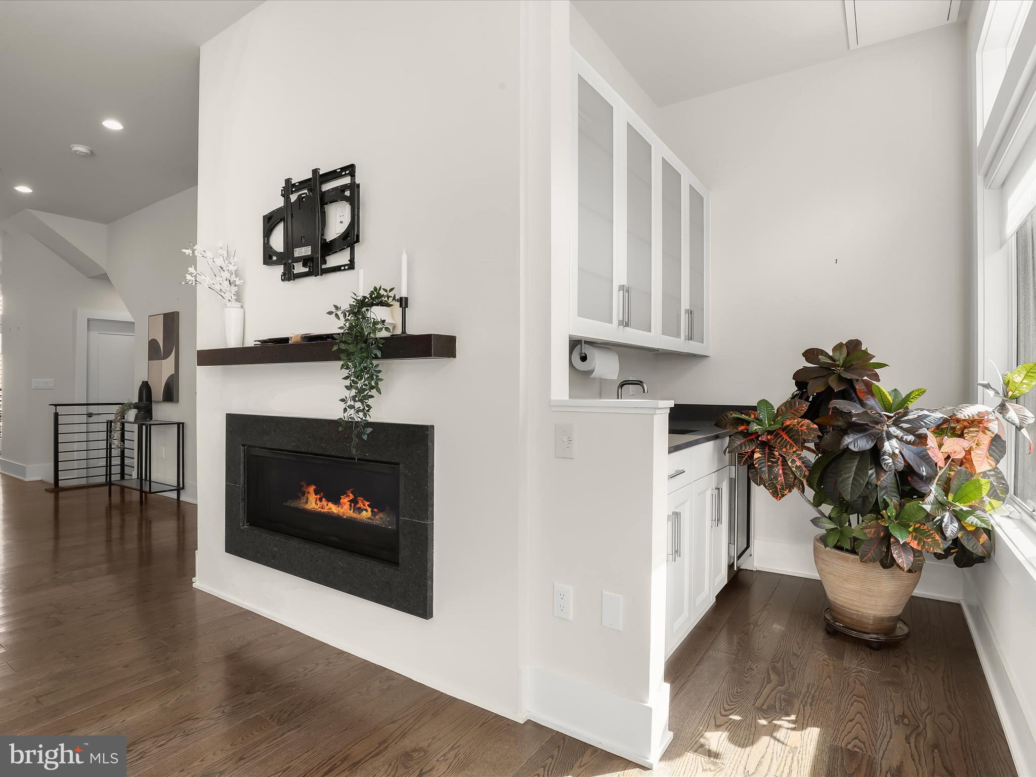 Real estate listing preview #24