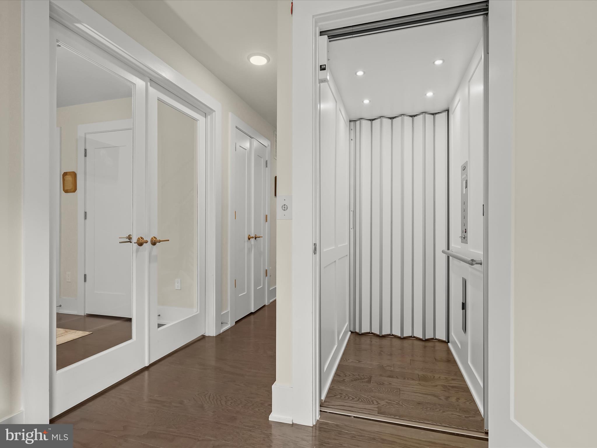 Real estate listing preview #4