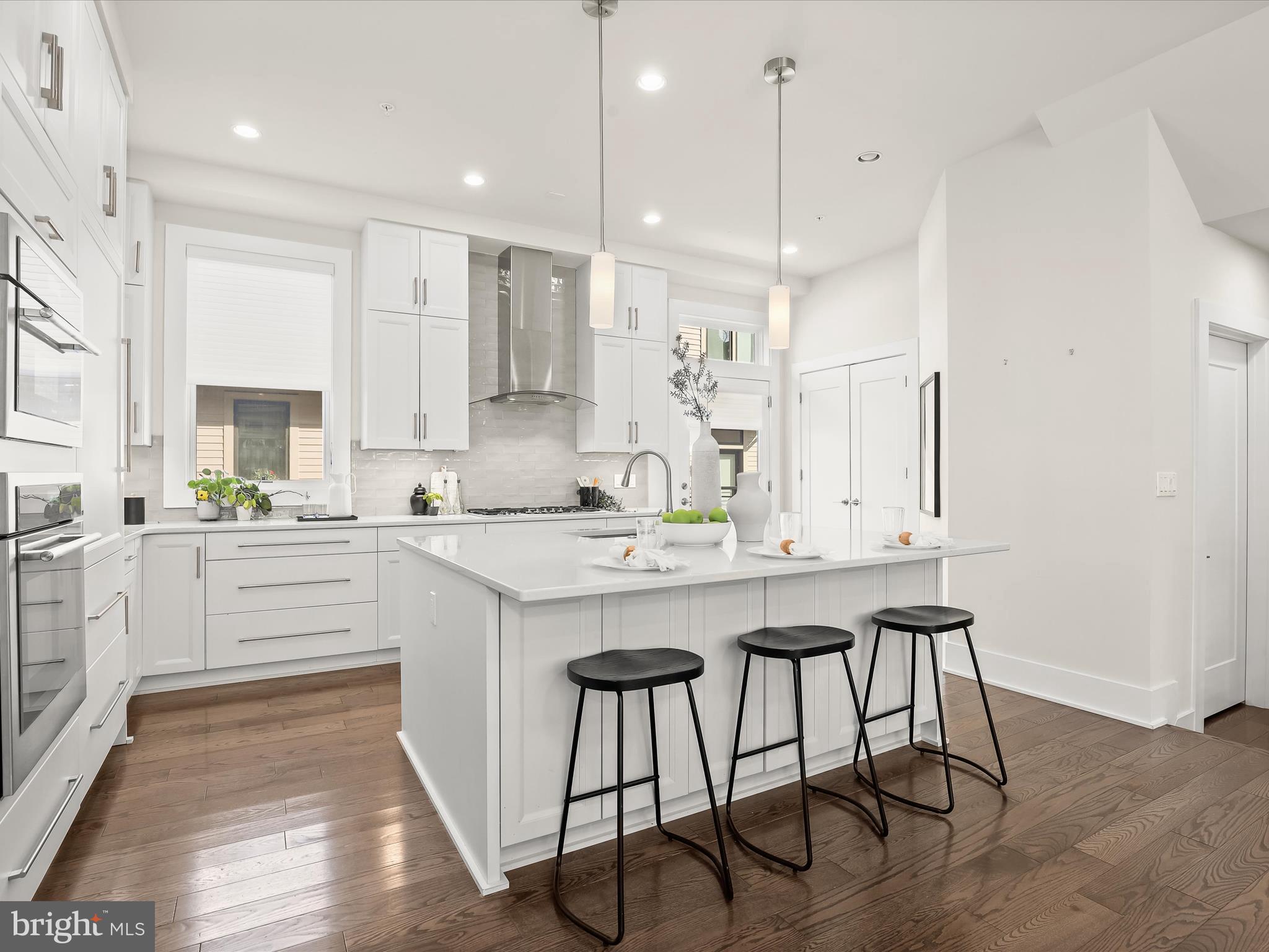 Real estate listing preview #12