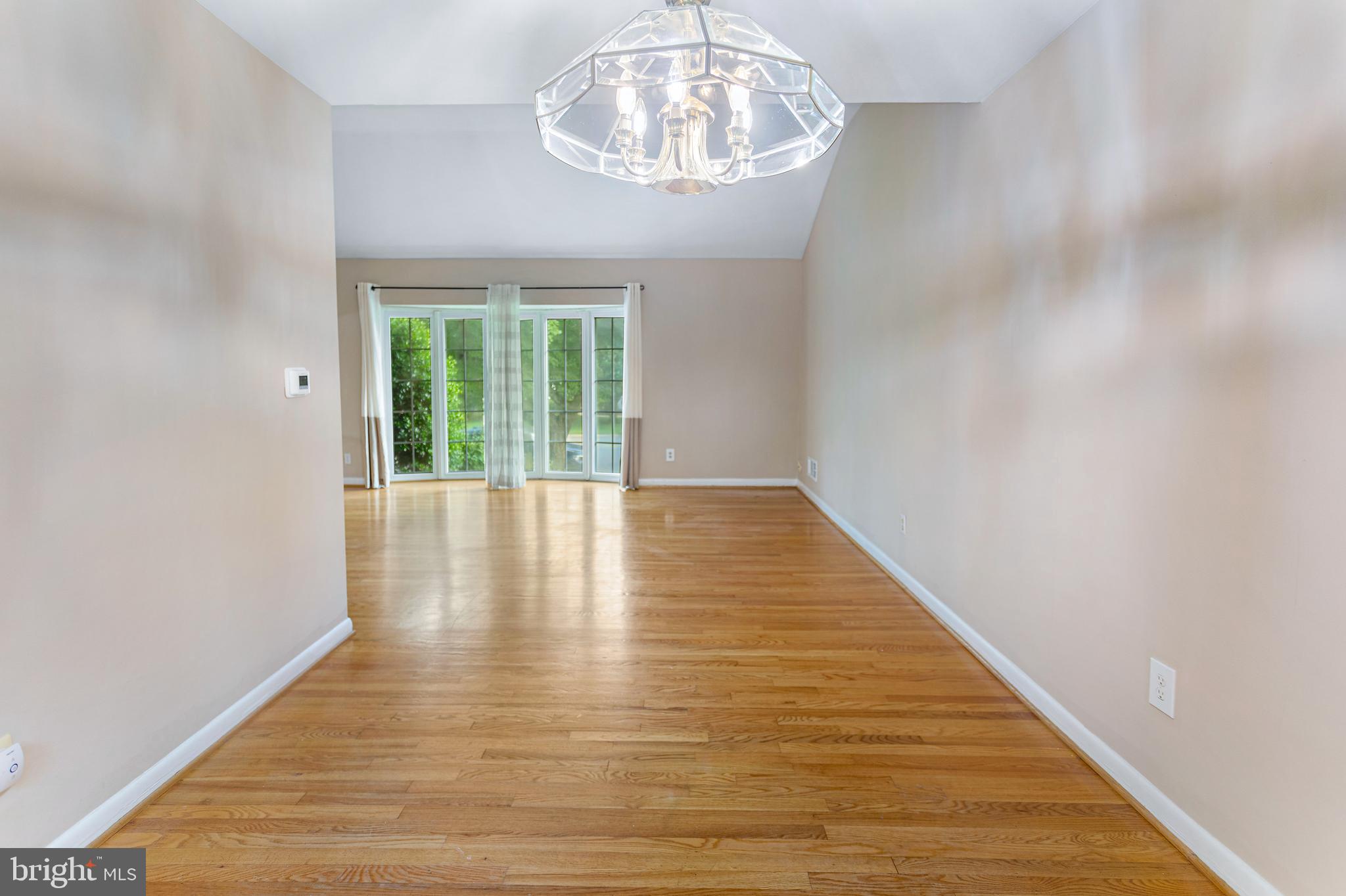 Real estate listing preview #14