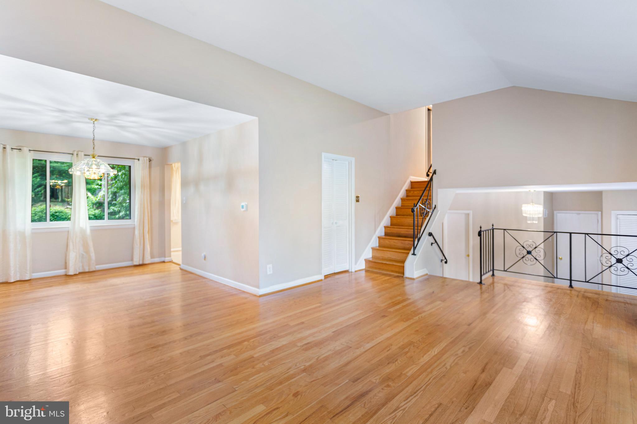 Real estate listing preview #12