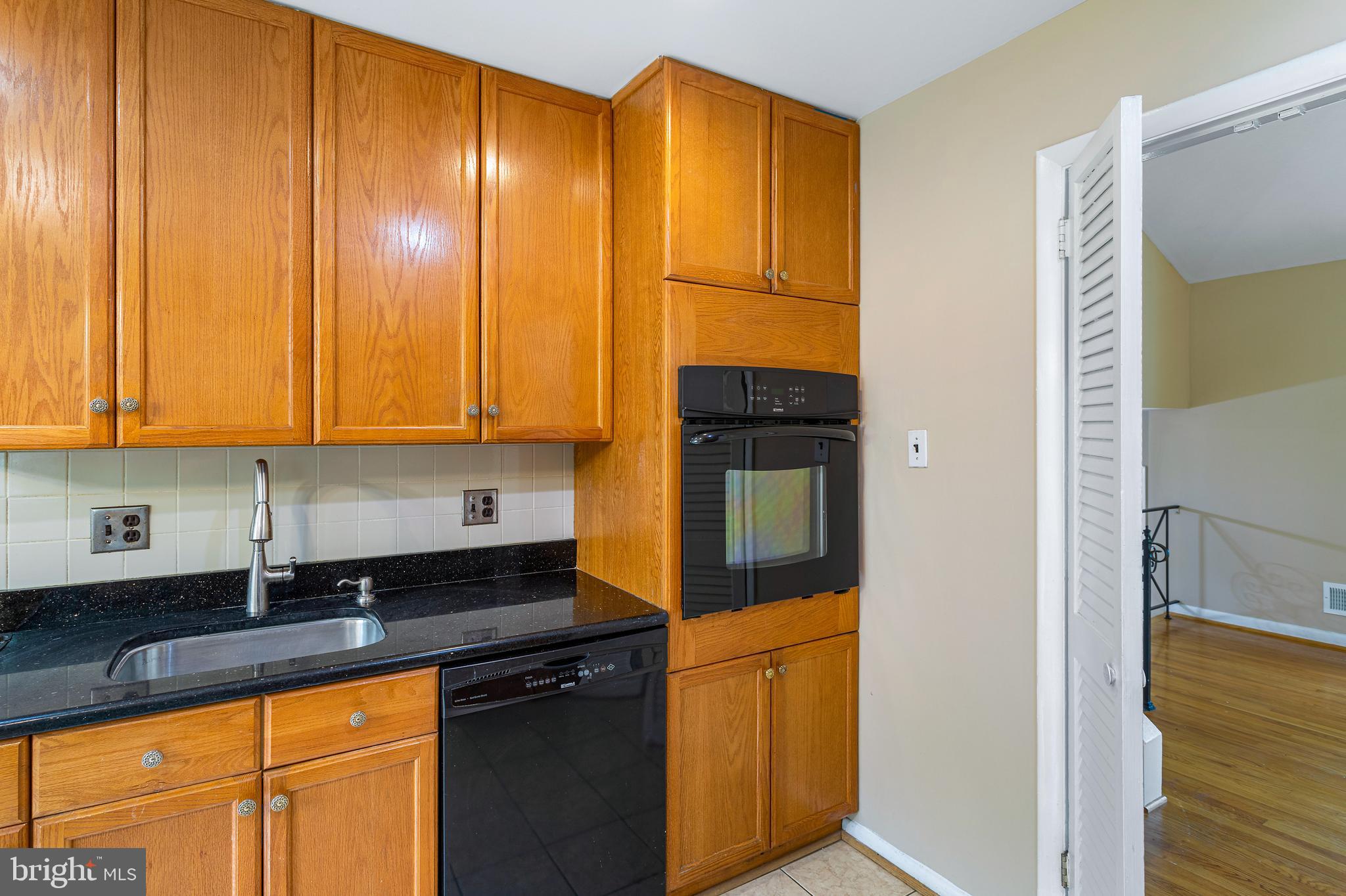 Real estate listing preview #18