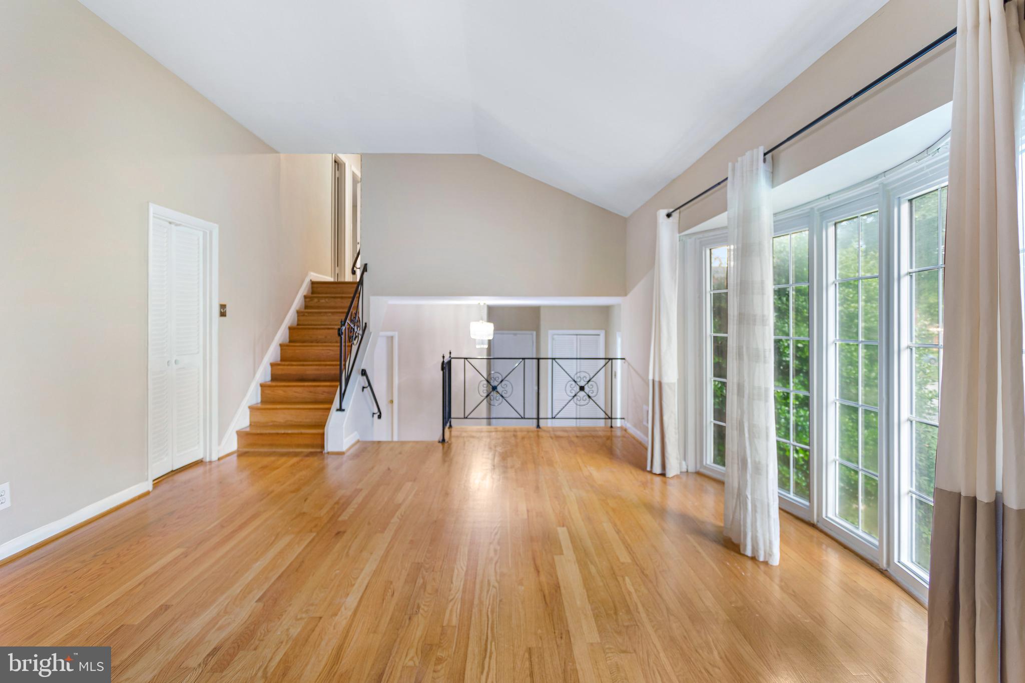 Real estate listing preview #11