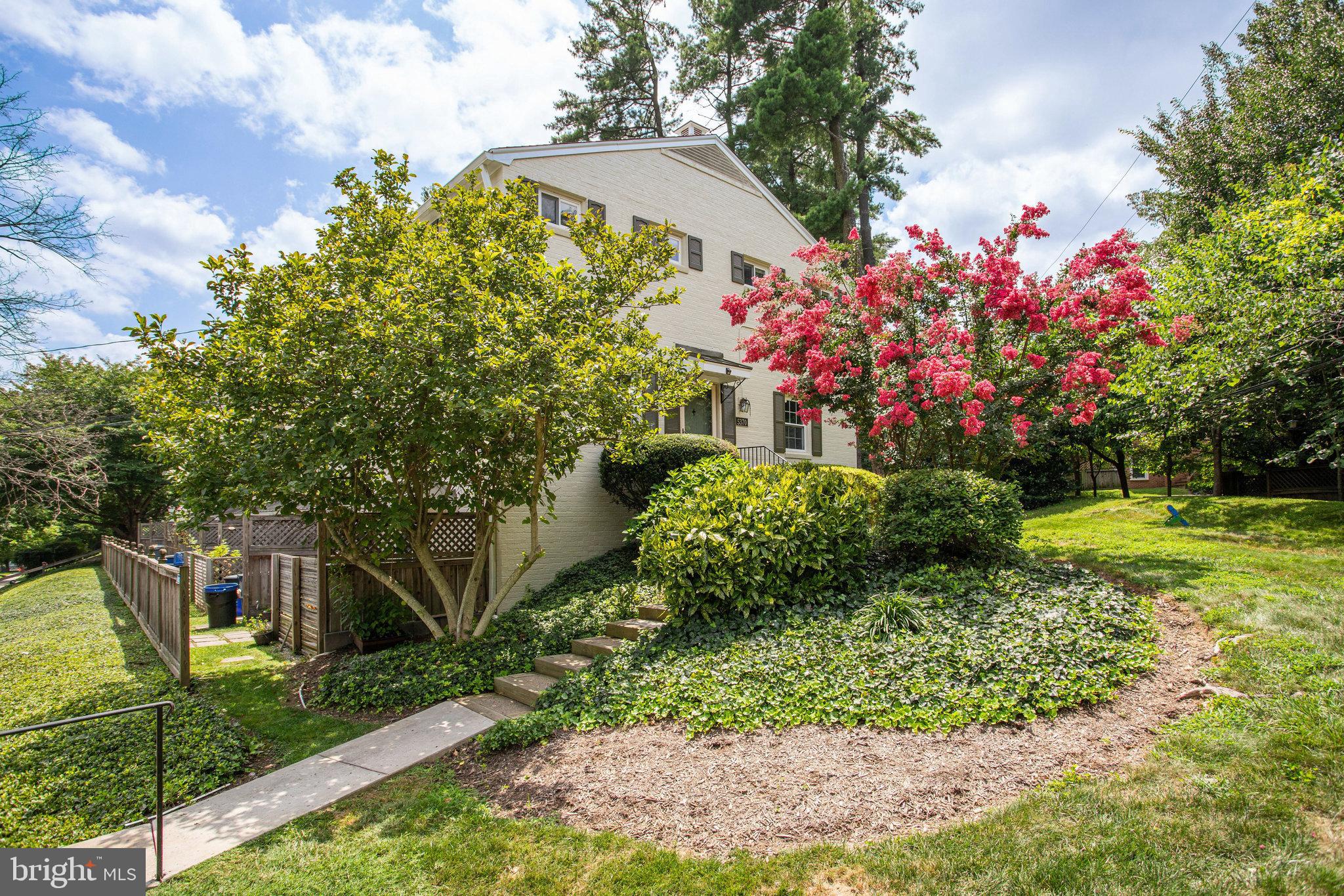 Real estate listing preview #2