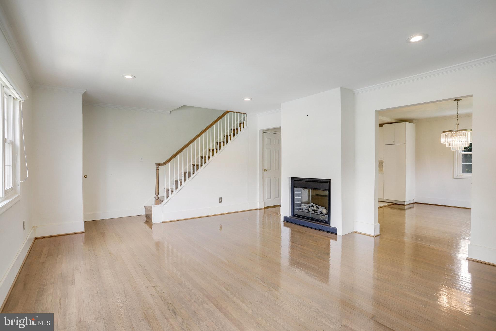 Real estate listing preview #4