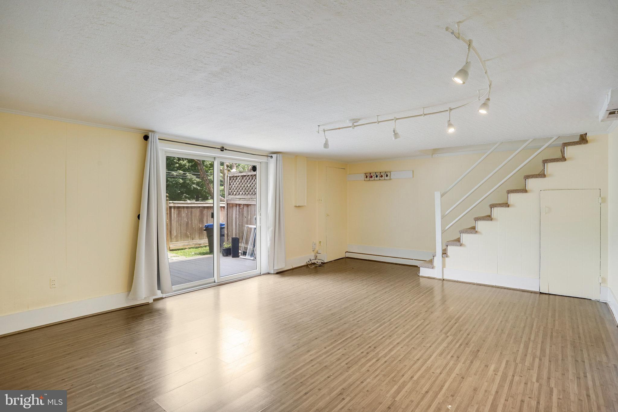 Real estate listing preview #16