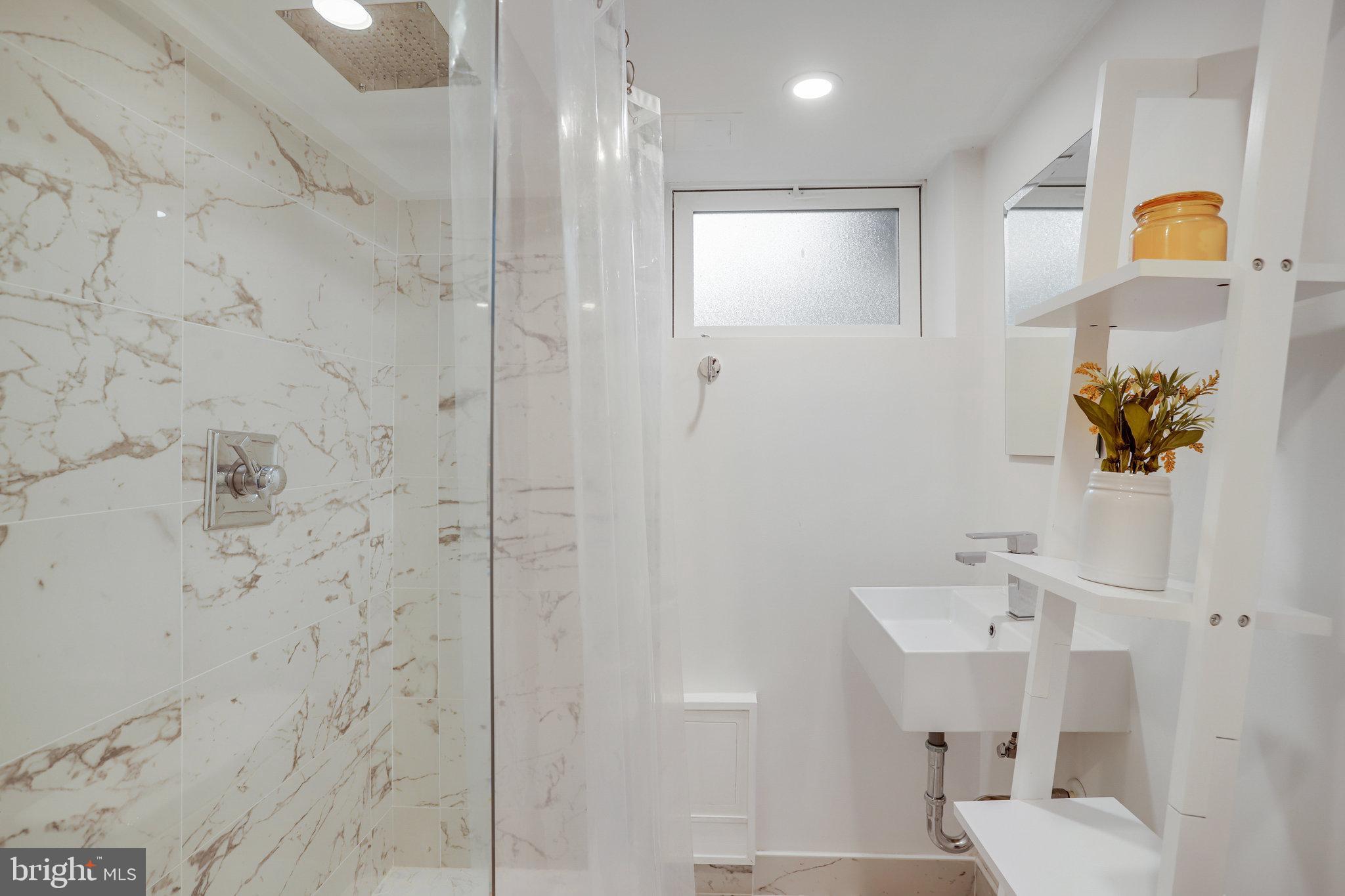 Real estate listing preview #18