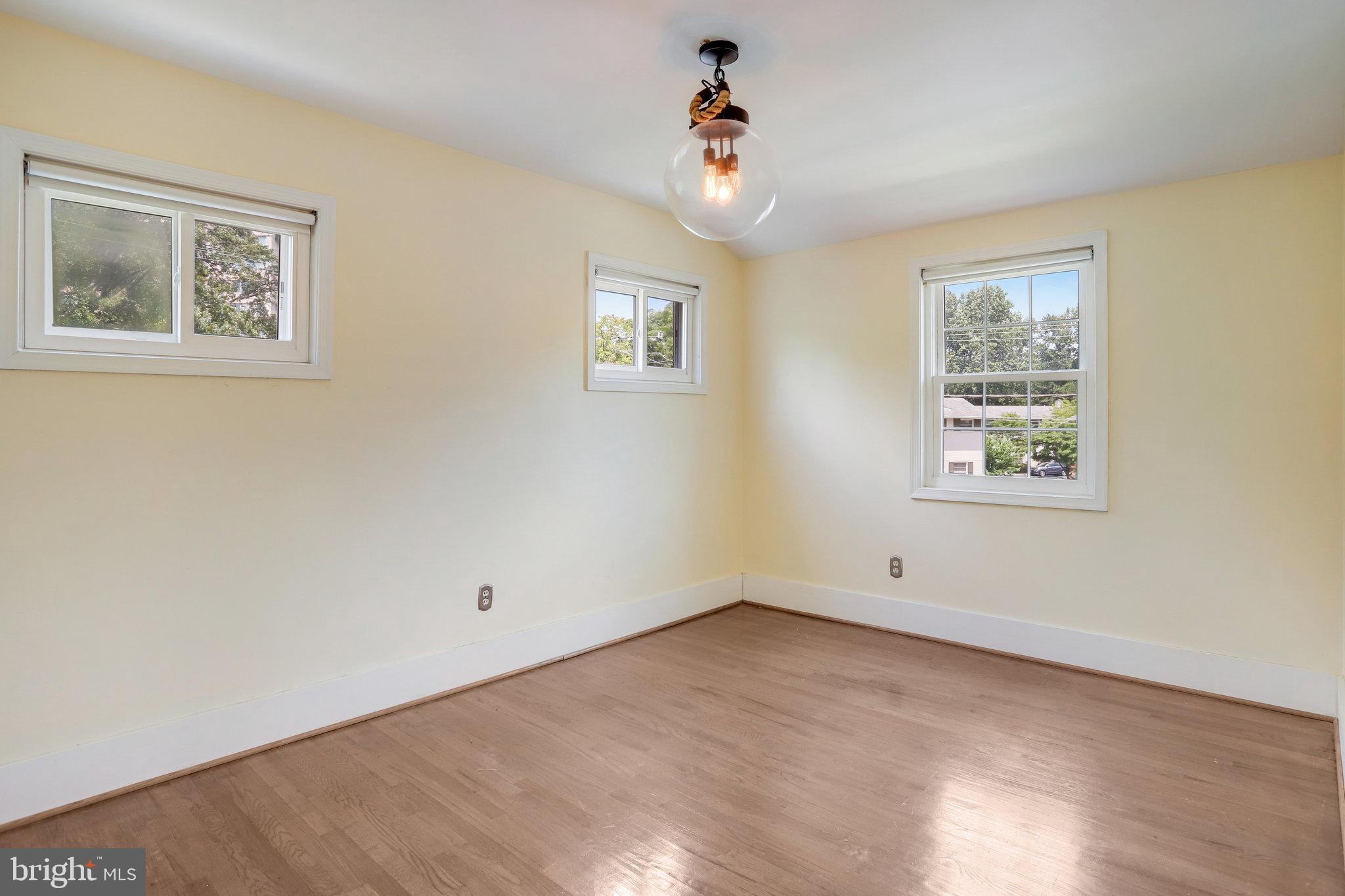 Real estate listing preview #23