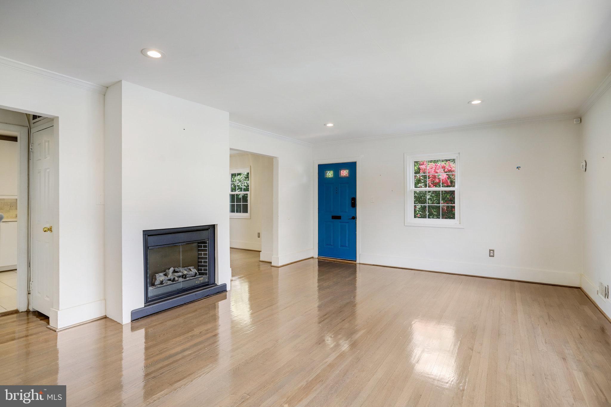 Real estate listing preview #5