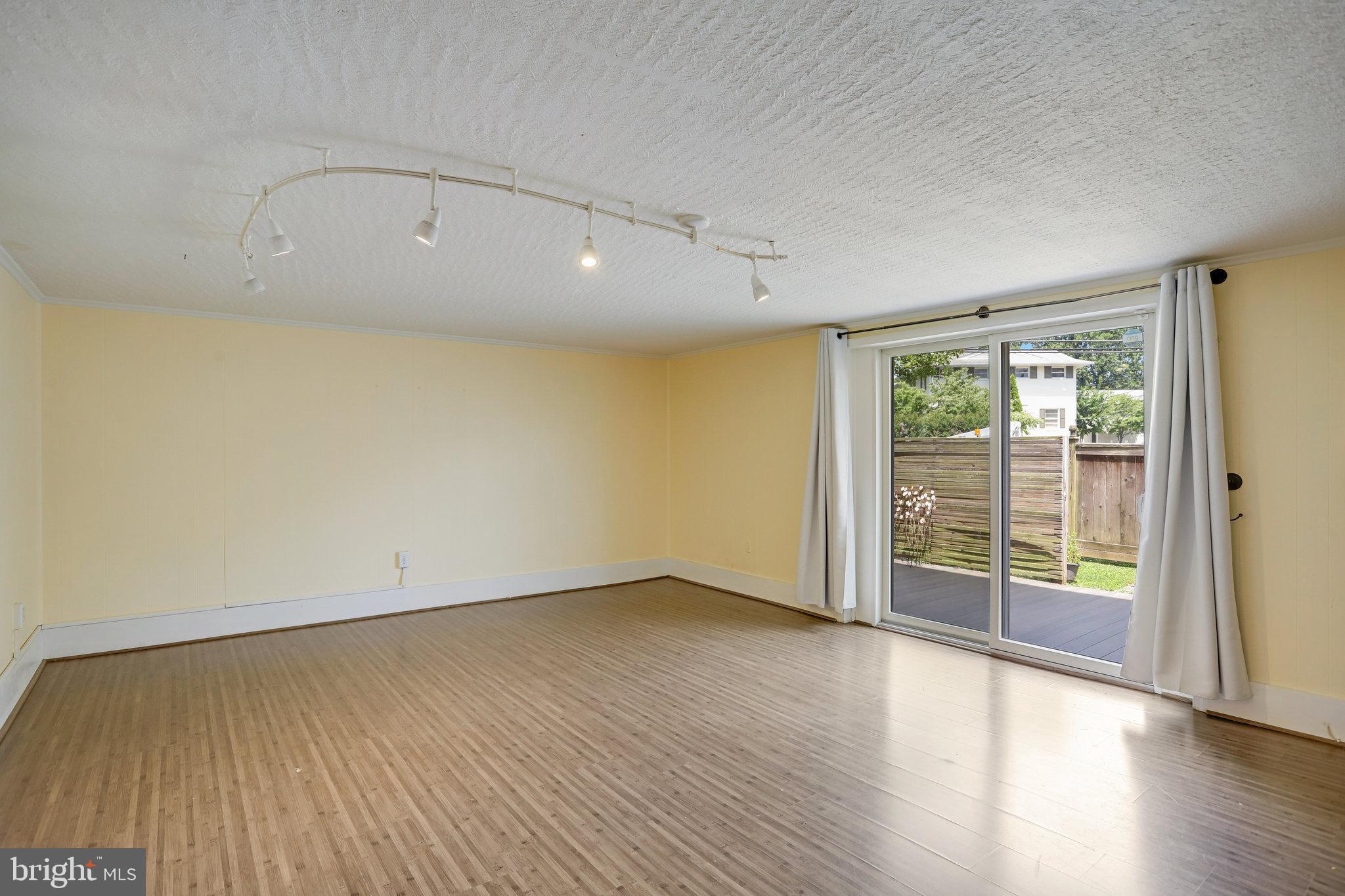 Real estate listing preview #15