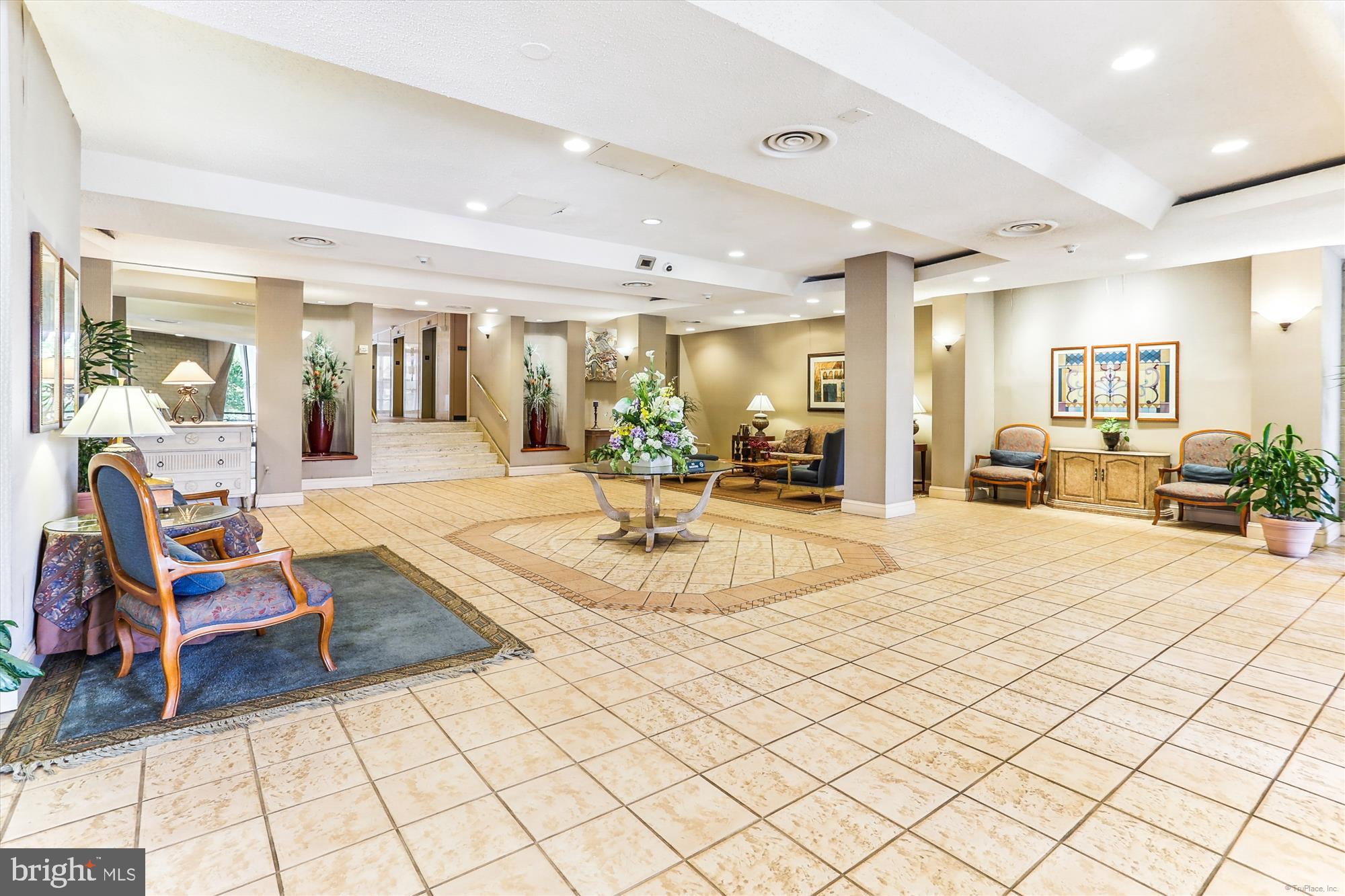 Real estate listing preview #5