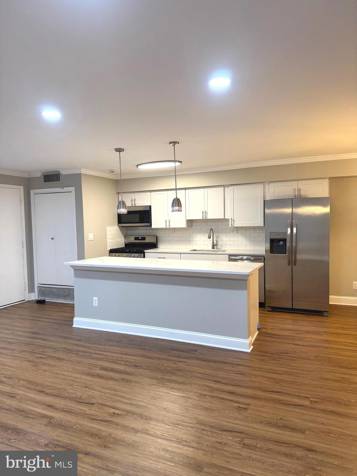 Real estate listing preview #13