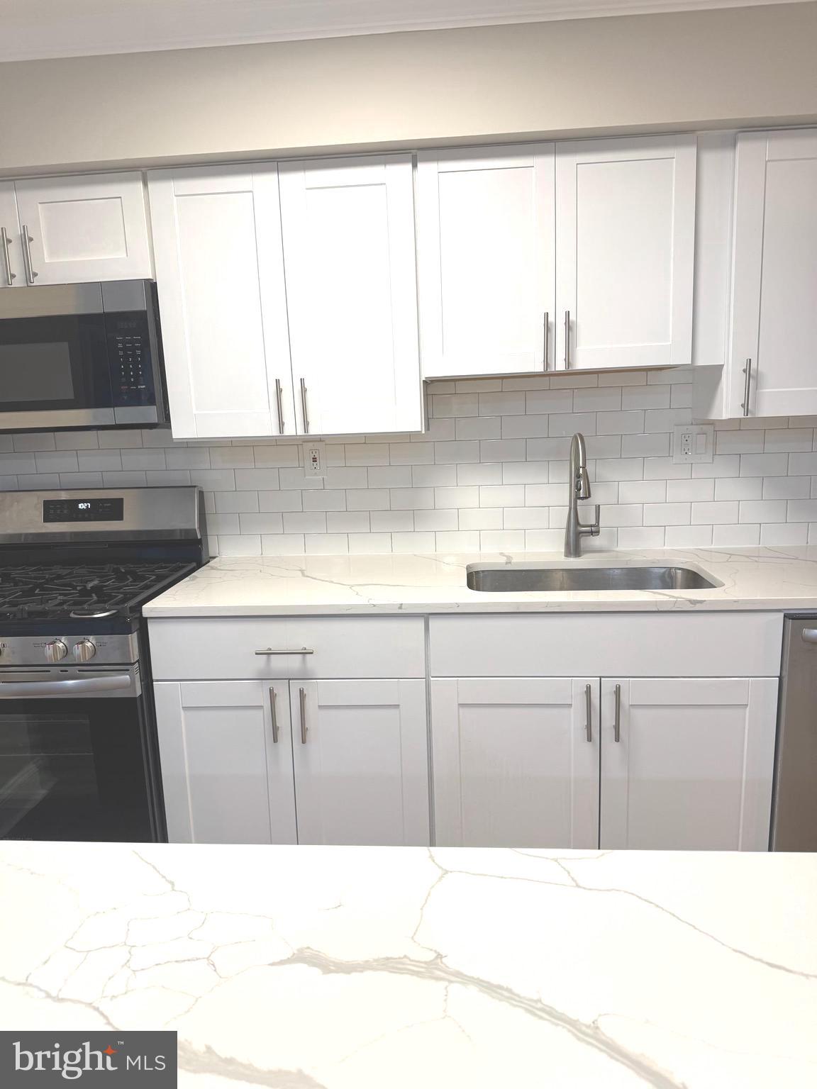 Real estate listing preview #12