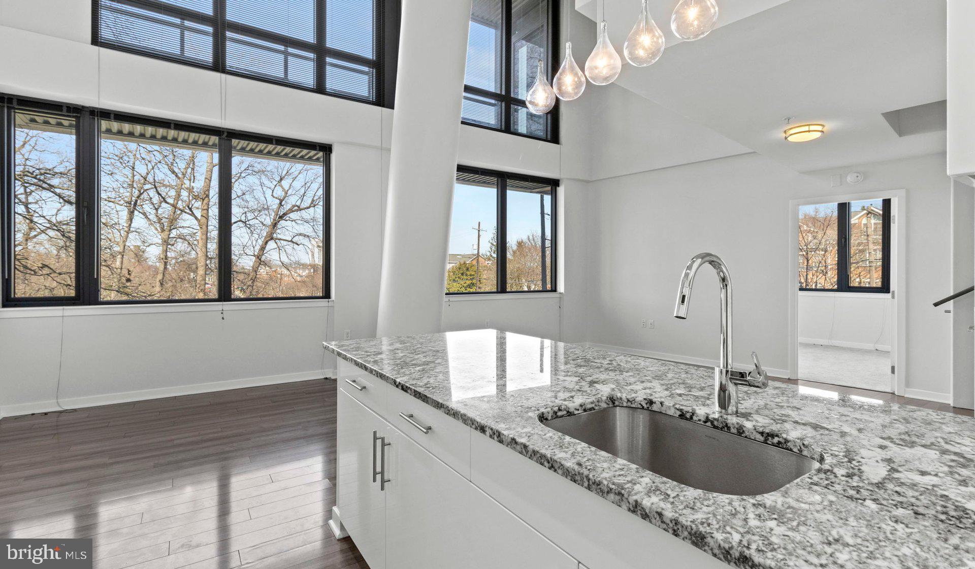 Real estate listing preview #6