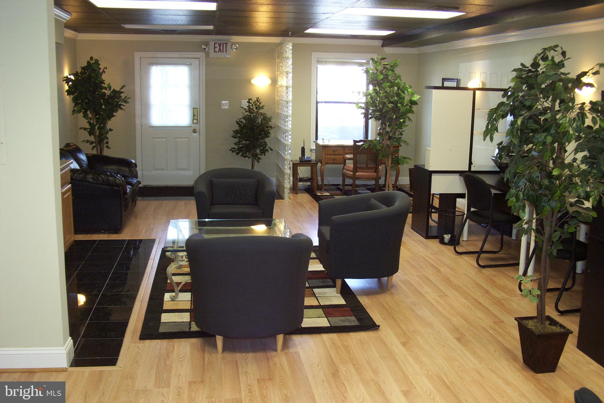 Real estate listing preview #8