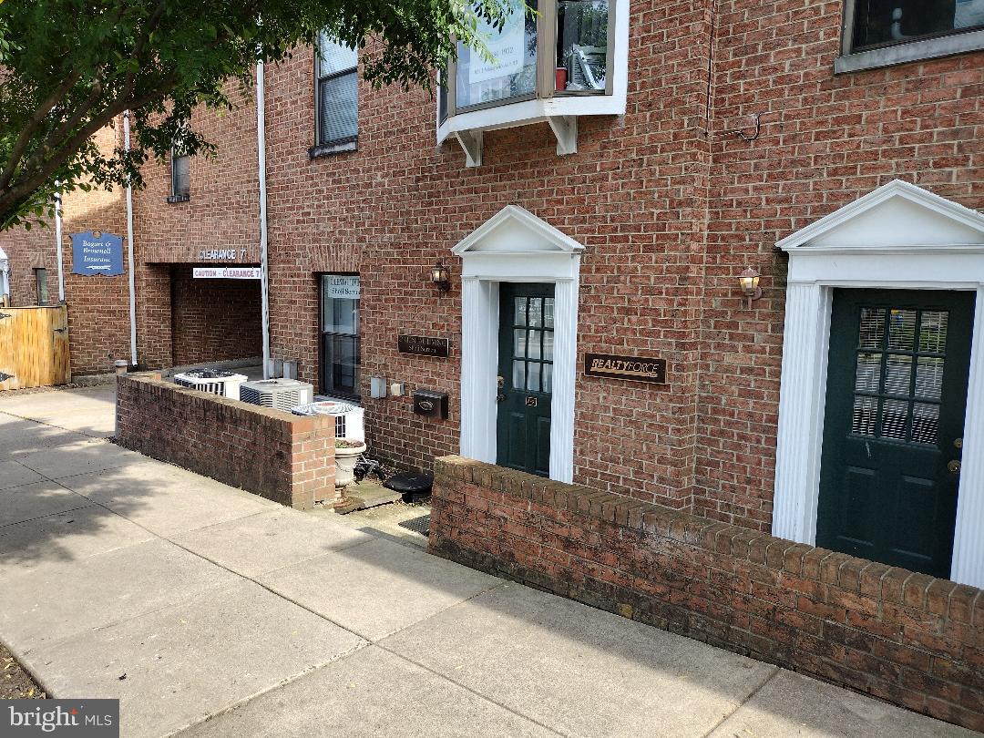 Real estate listing preview #6