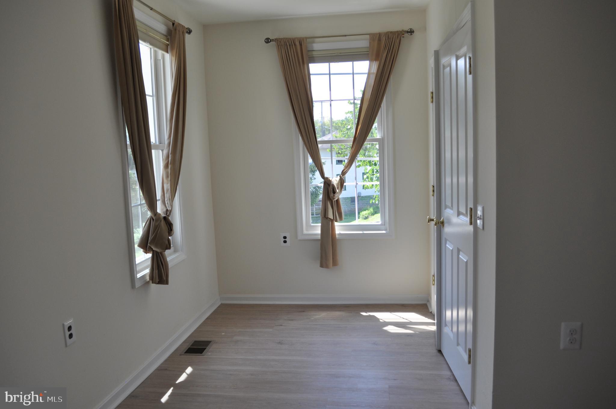 Real estate listing preview #14