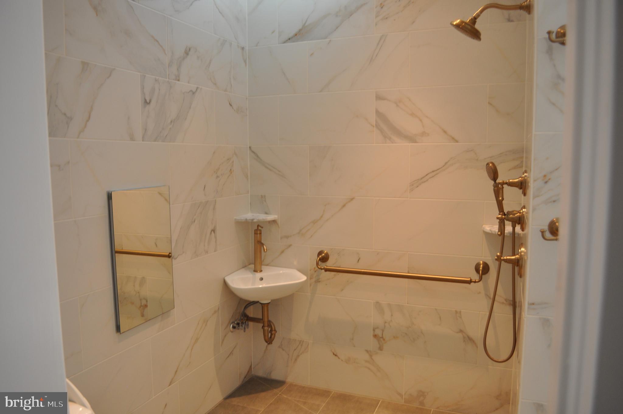 Real estate listing preview #16