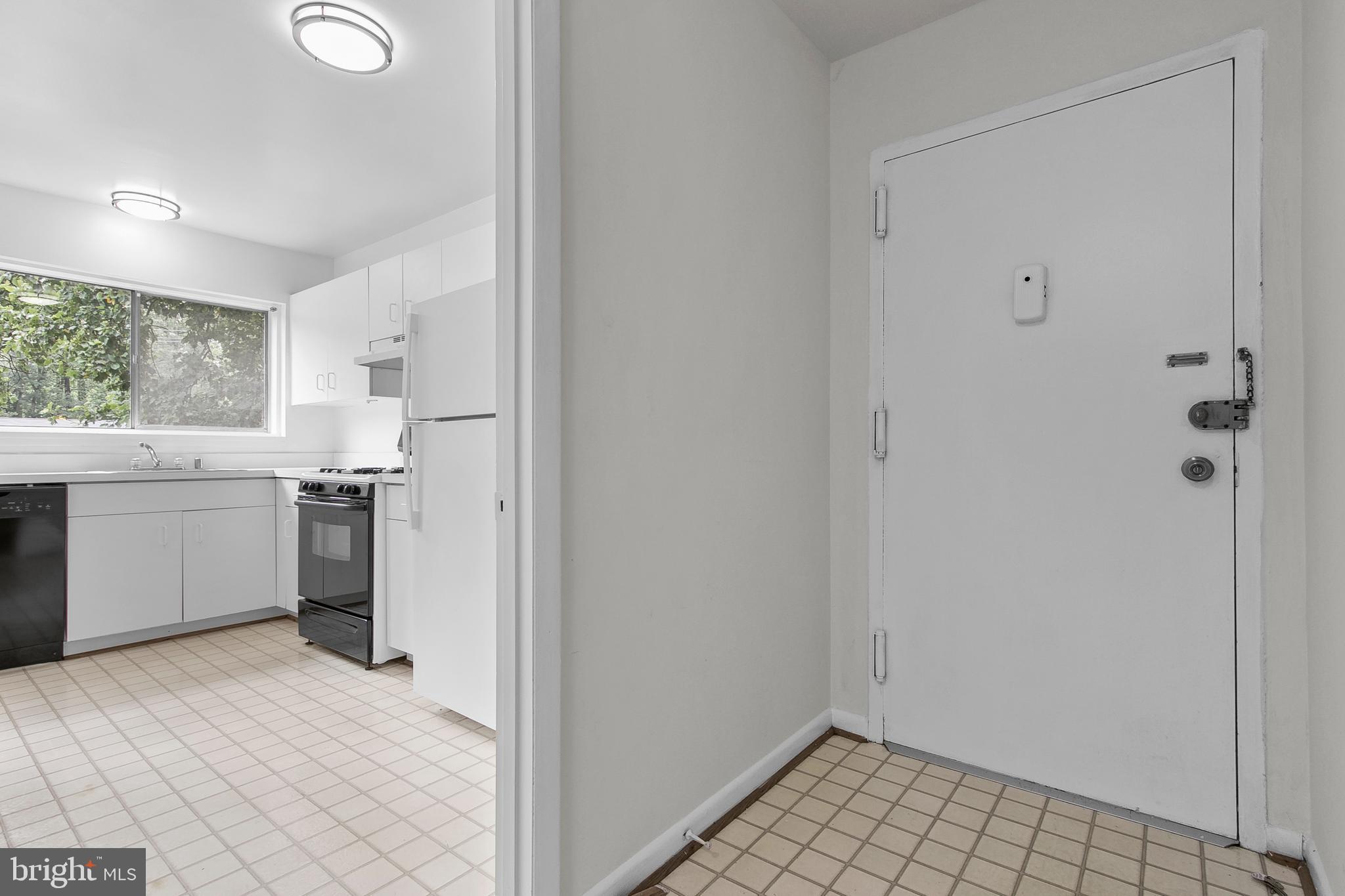 Real estate listing preview #6