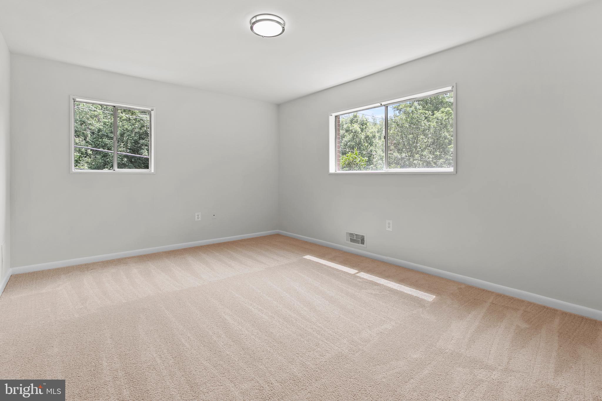 Real estate listing preview #24