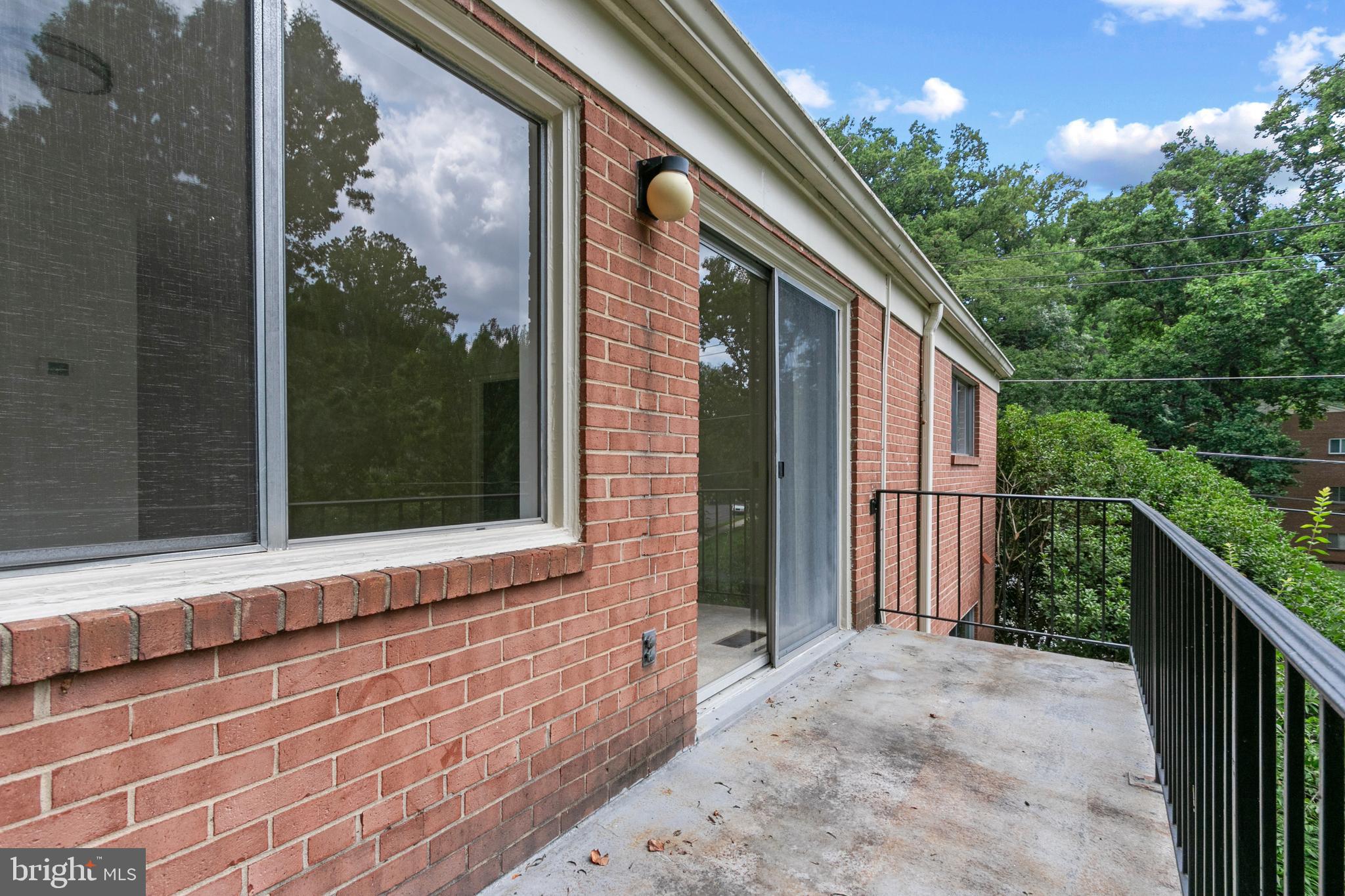 Real estate listing preview #4