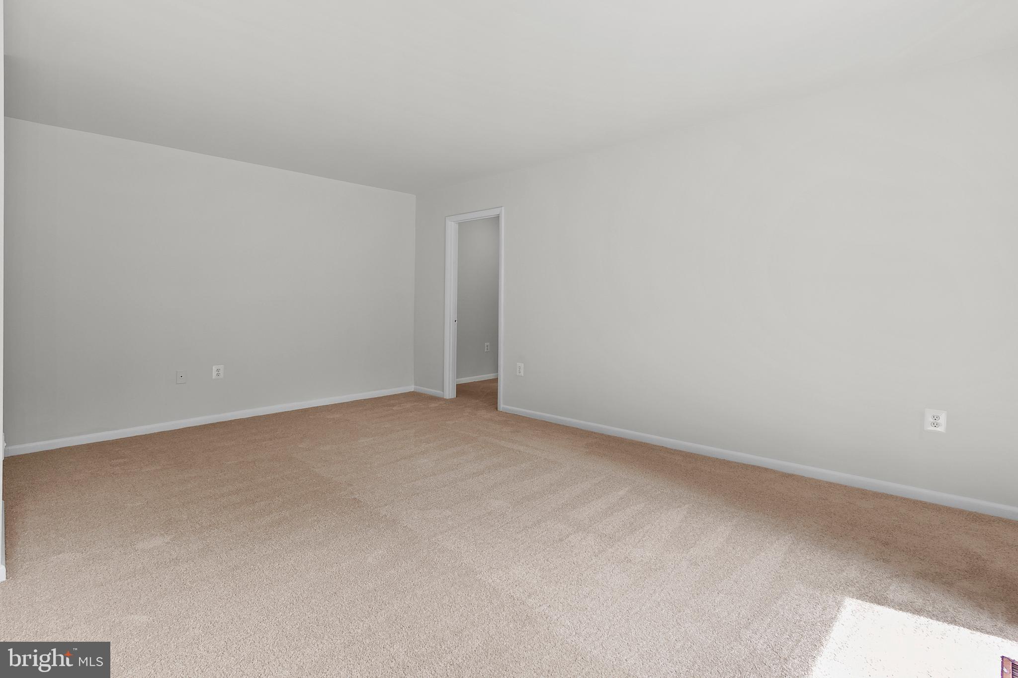 Real estate listing preview #12