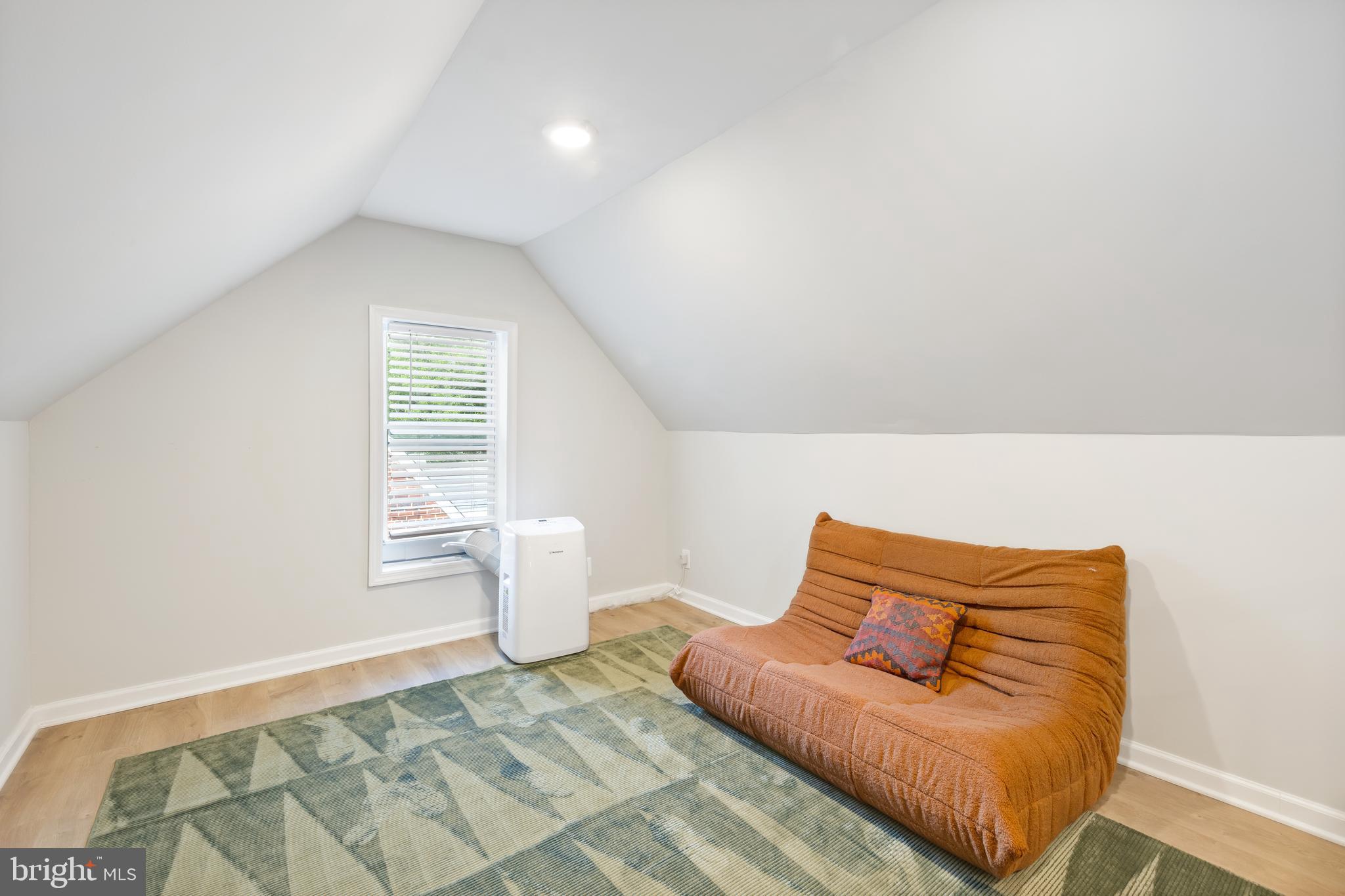 Real estate listing preview #10