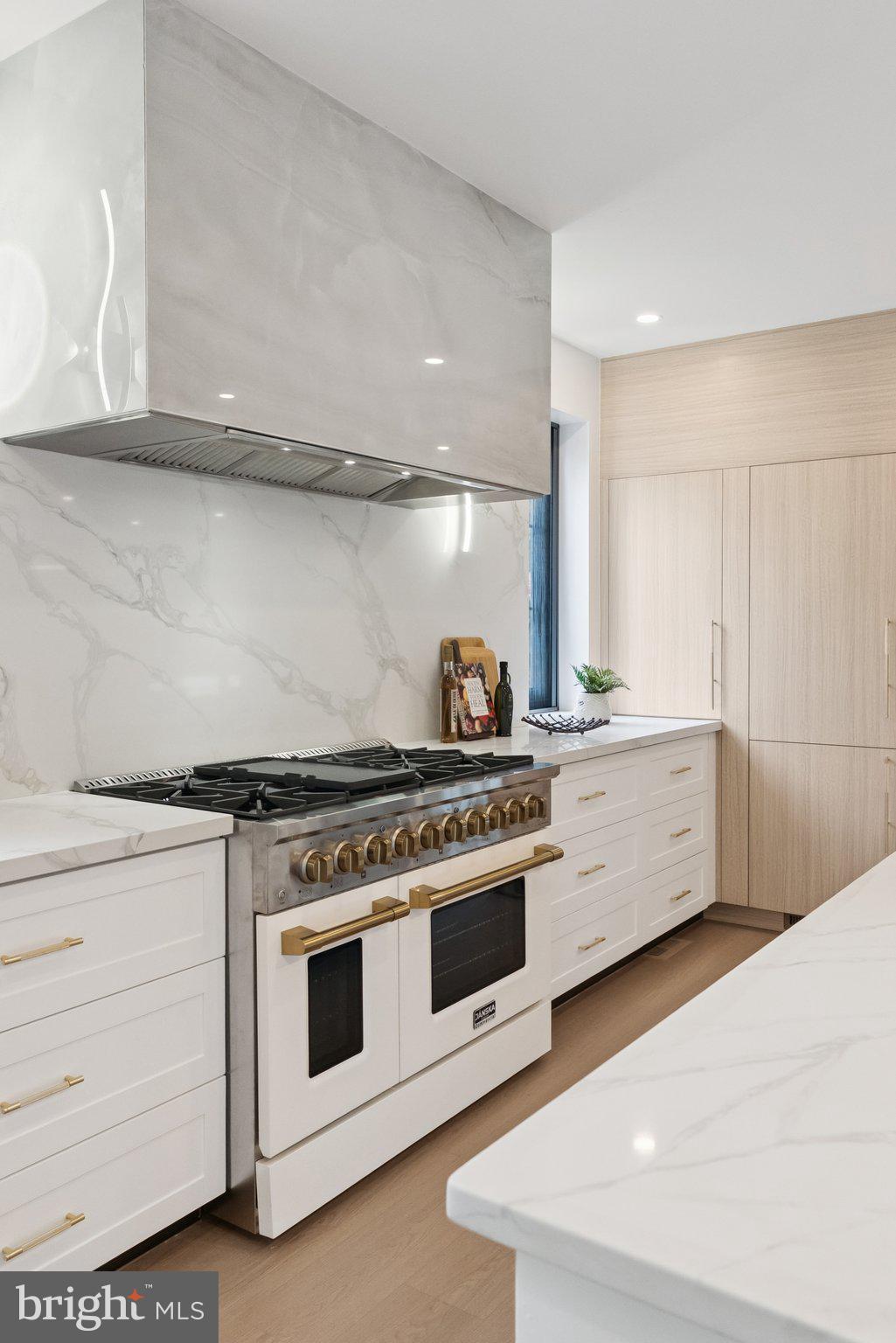 Real estate listing preview #12