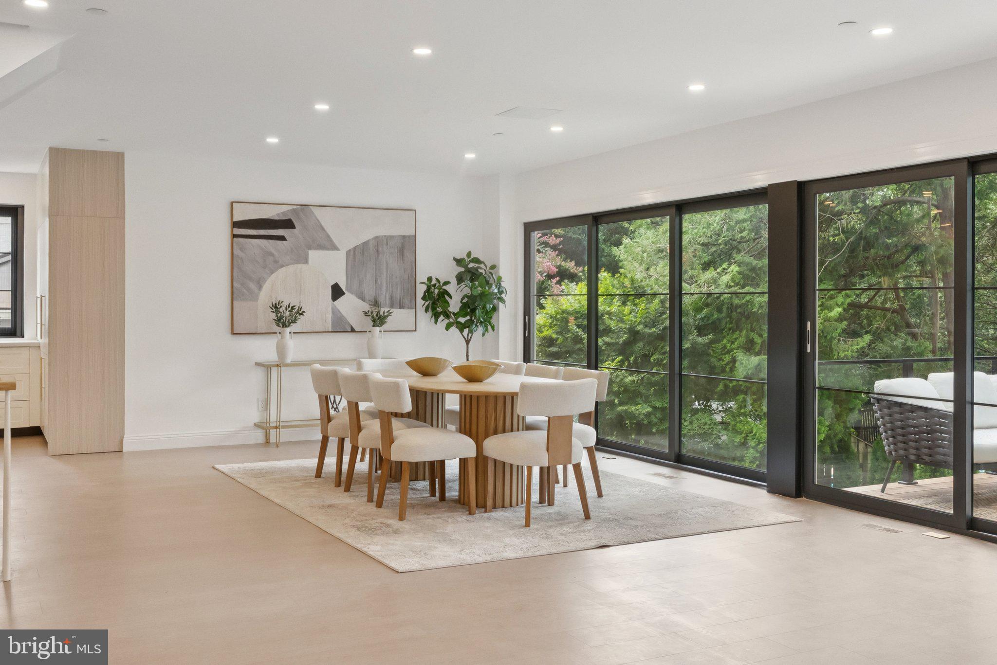 Real estate listing preview #8