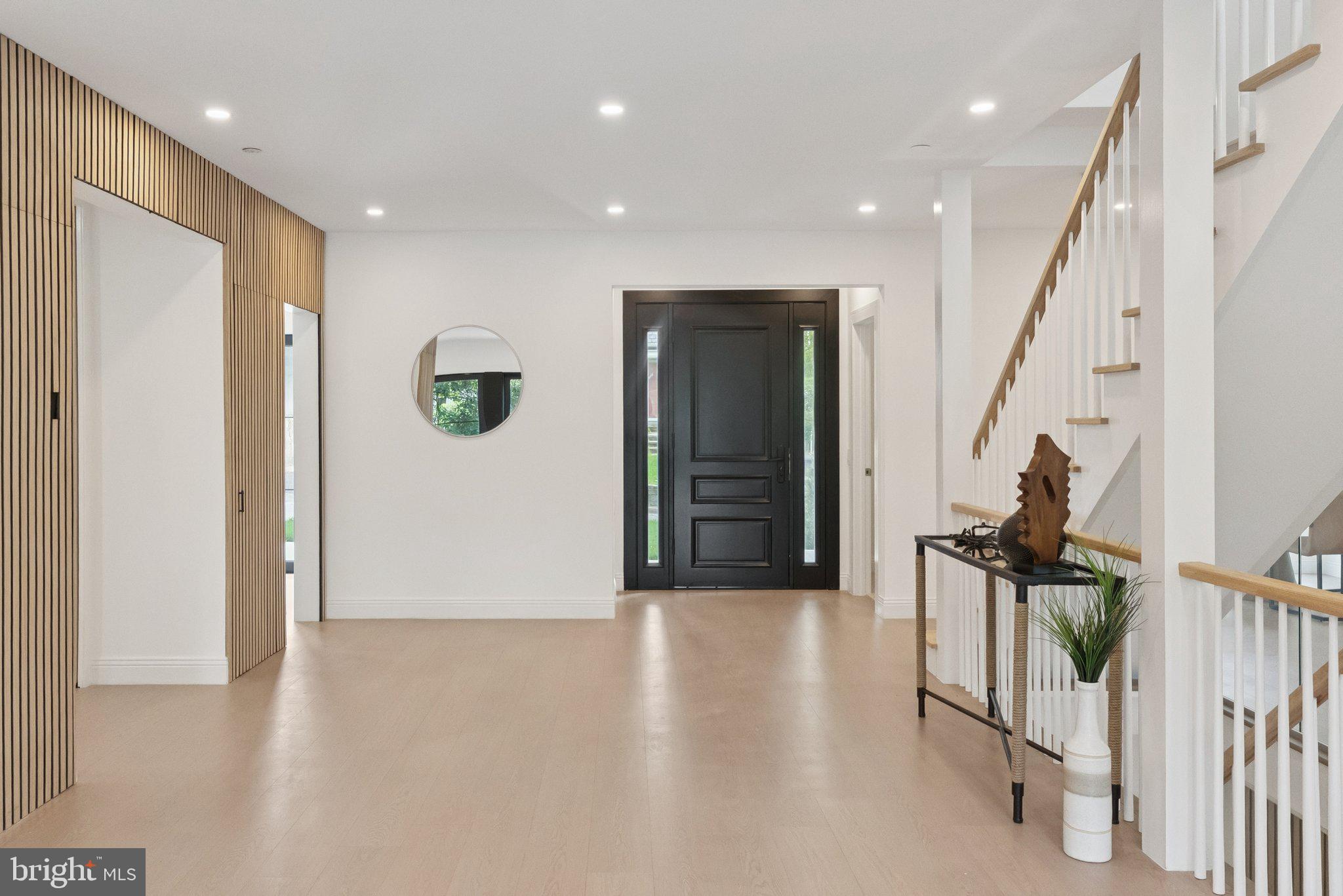 Real estate listing preview #2