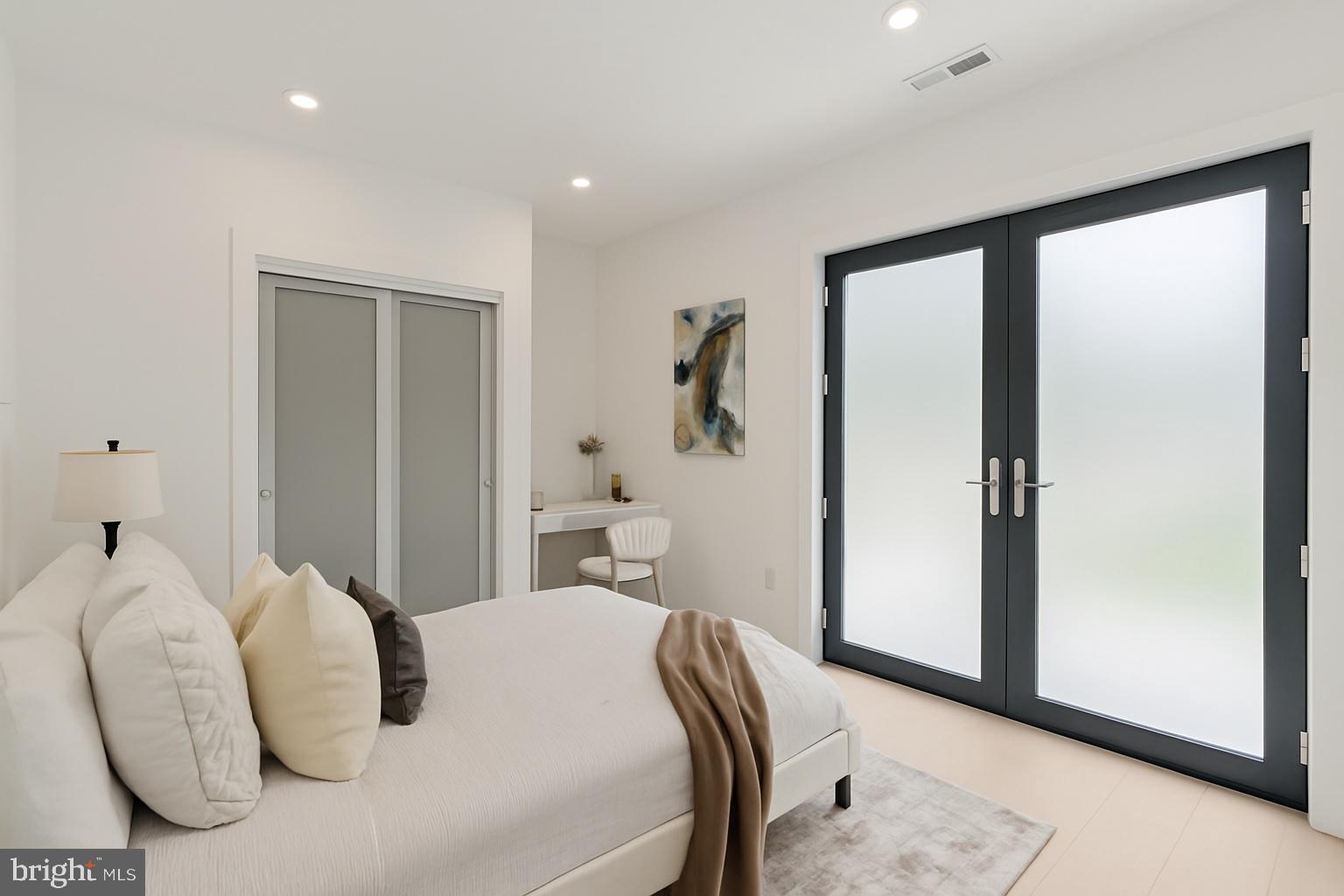 Real estate listing preview #16