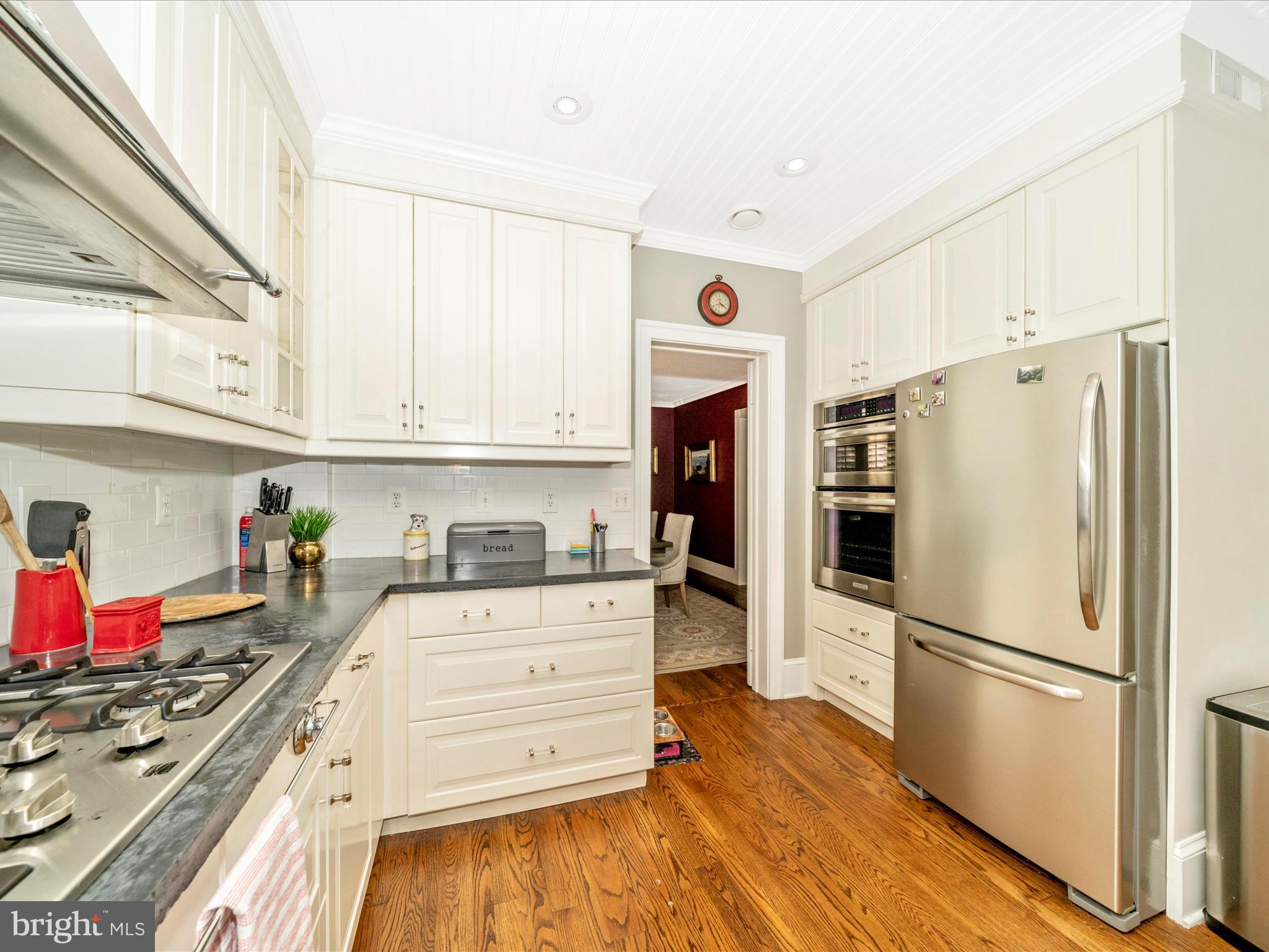 Real estate listing preview #16