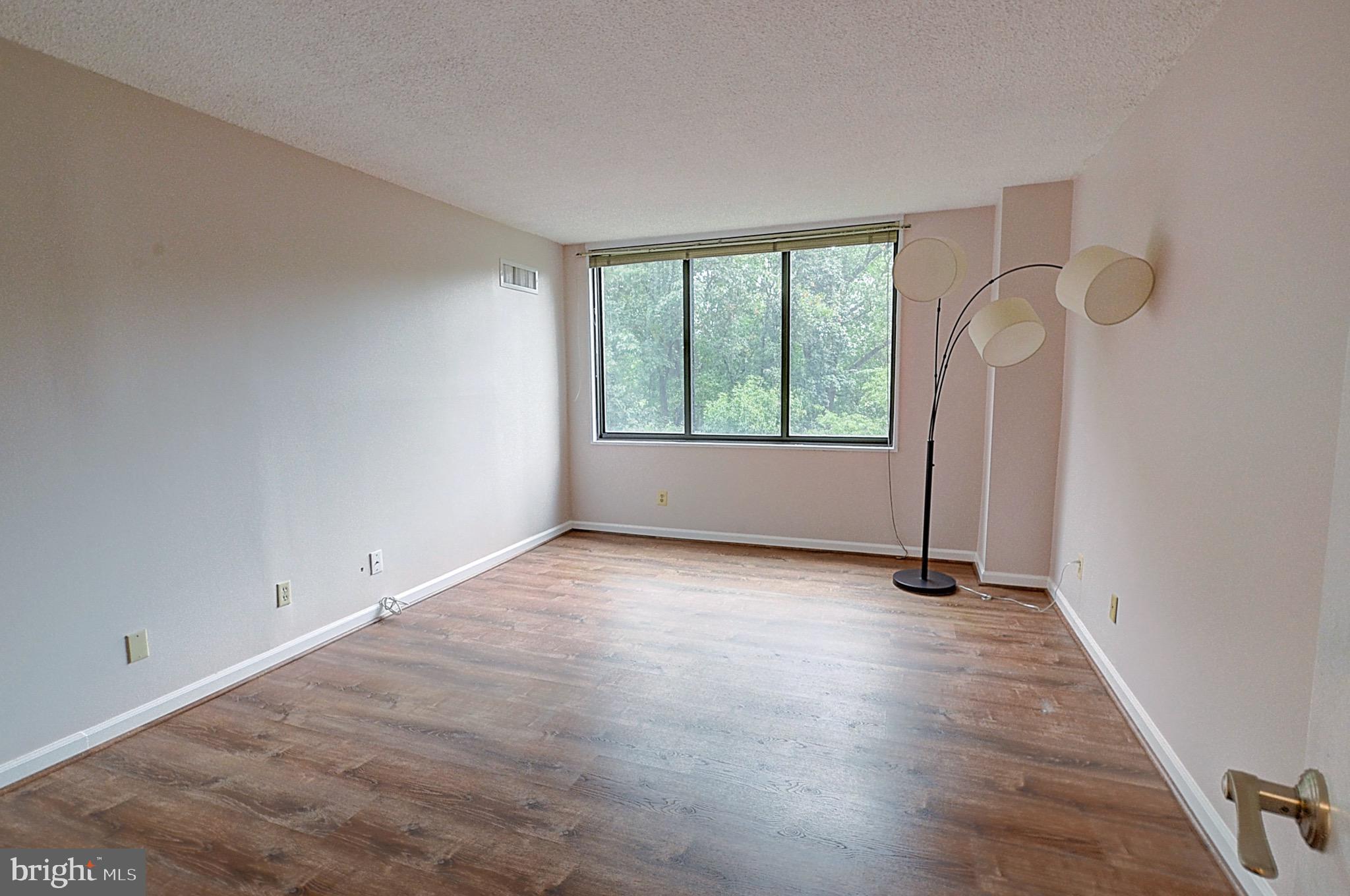 Real estate listing preview #5