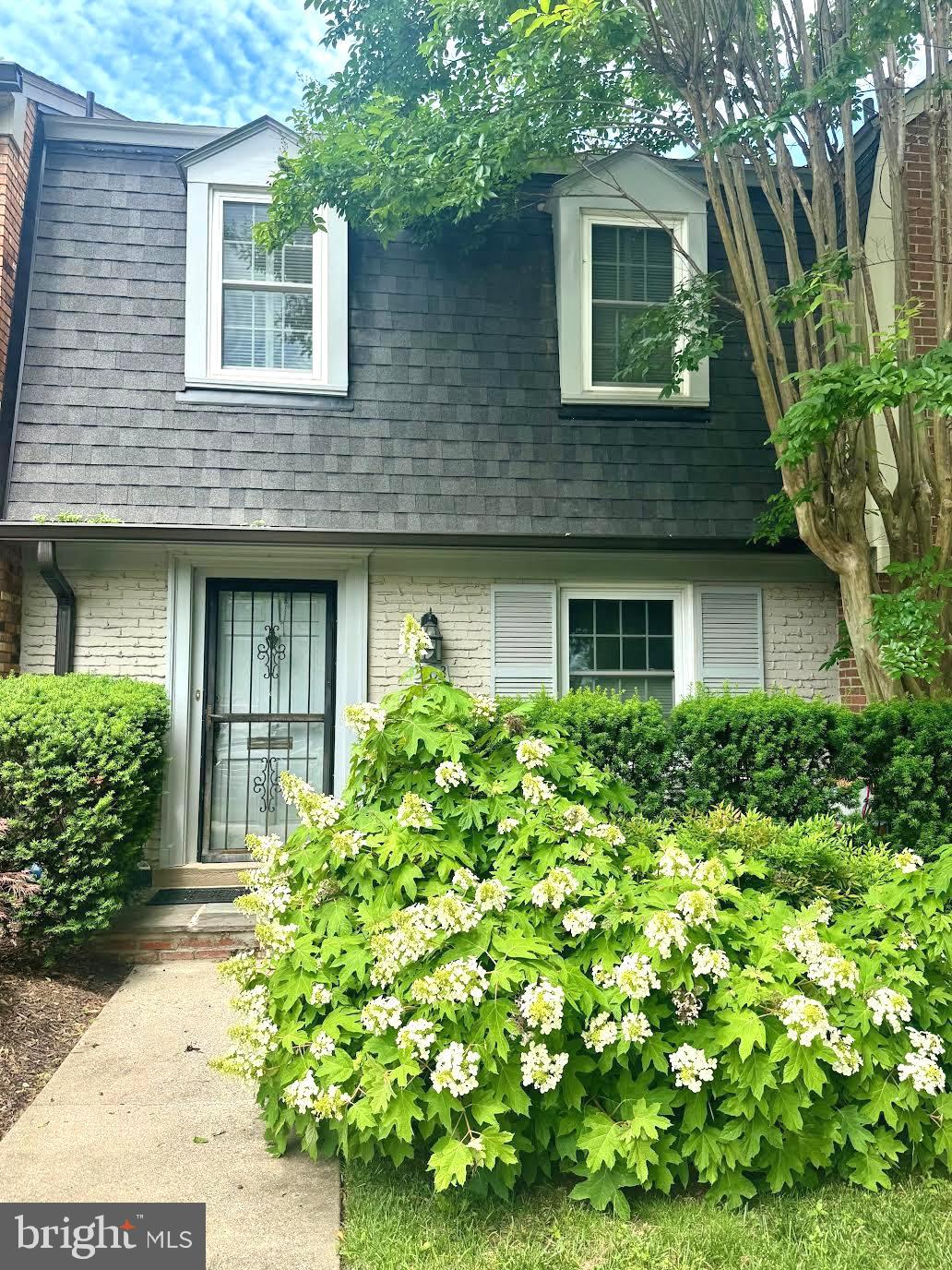 Real estate listing preview #2