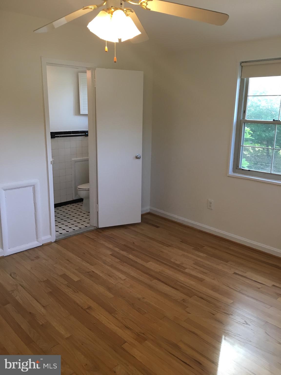 Real estate listing preview #11