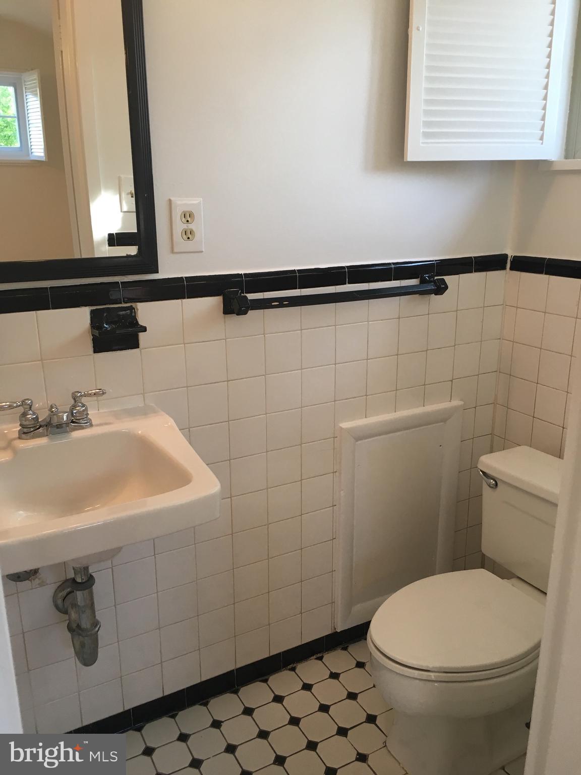 Real estate listing preview #12