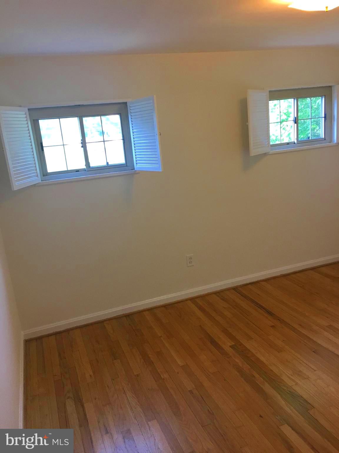 Real estate listing preview #9