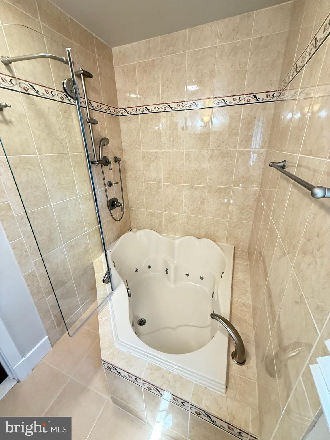 Real estate listing preview #18