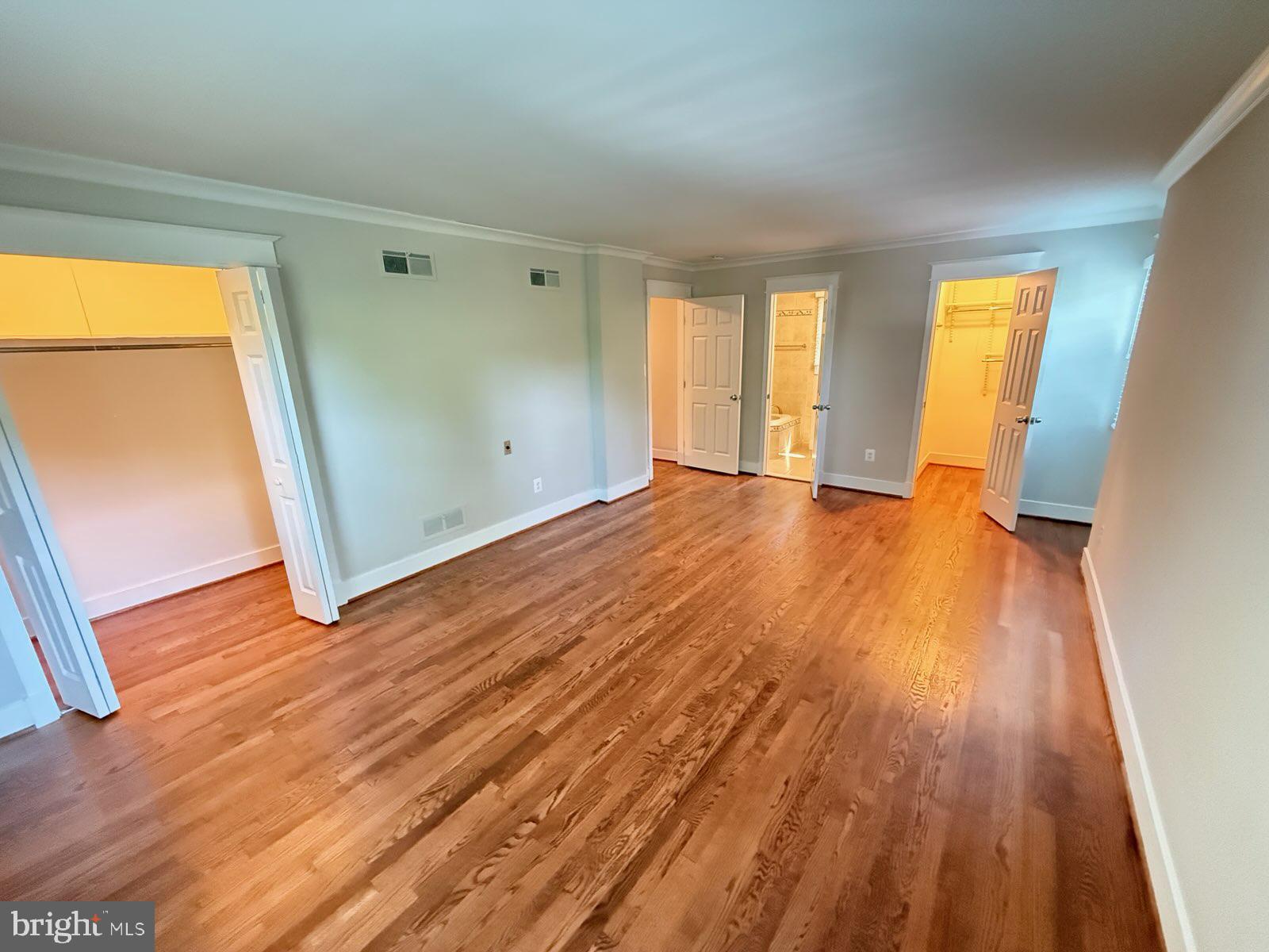 Real estate listing preview #14